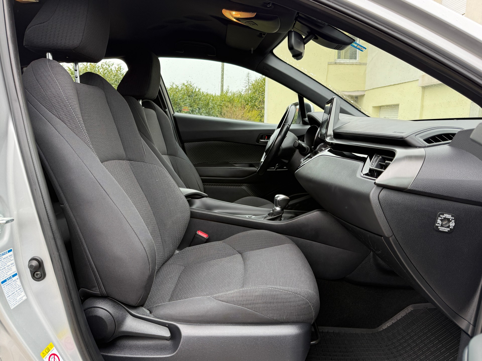 TOYOTA C-HR 1.2 Turbo Comfort 4WD Multidrive S - 1ère Main - Nouvelle Expertise : 24.02.2026 - Service fait à 95‘523 km-image-13