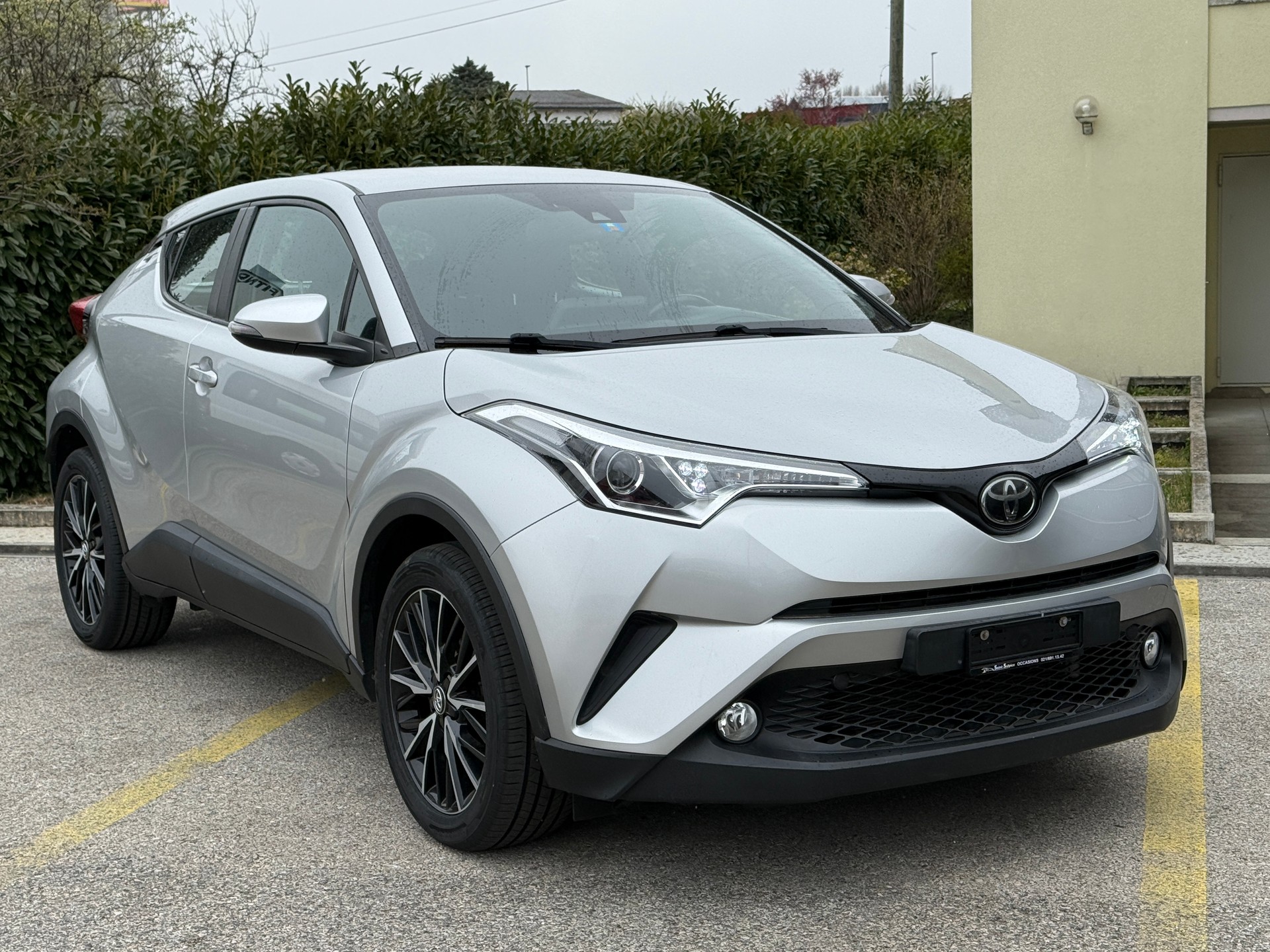 TOYOTA C-HR 1.2 Turbo Comfort 4WD Multidrive S - 1ère Main - Nouvelle Expertise : 24.02.2026 - Service fait à 95‘523 km-image-5
