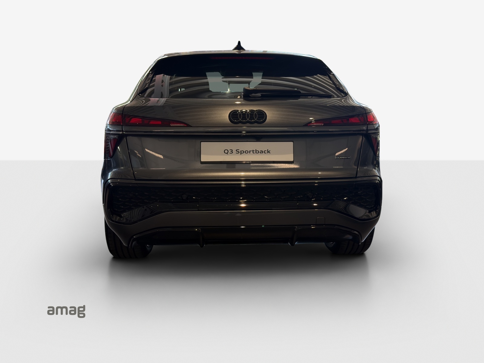 AUDI Q3 Sportback TFSI quattro 195 kW S tronic-image-3
