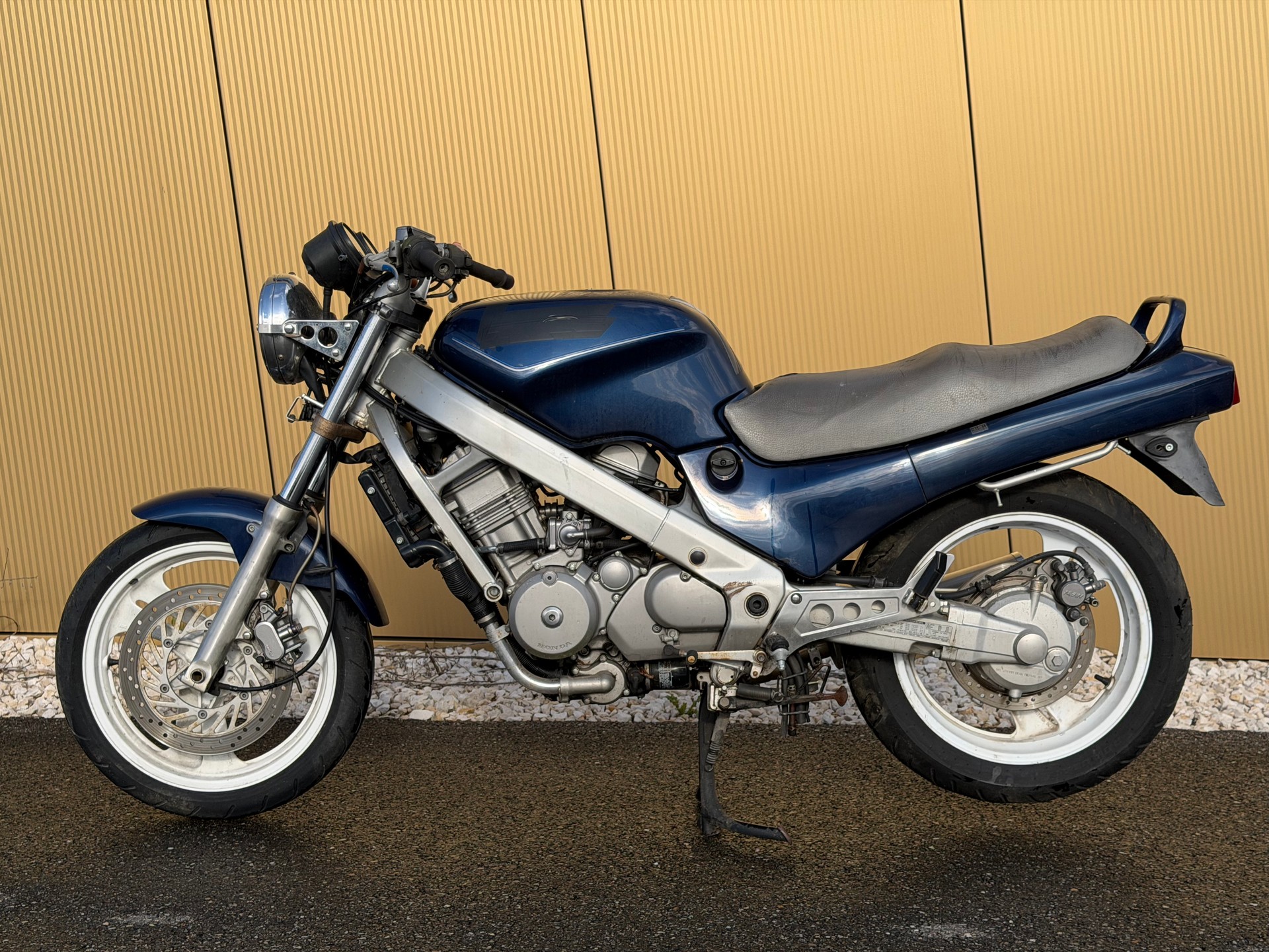 HONDA NTV 650 Revere J-image-10