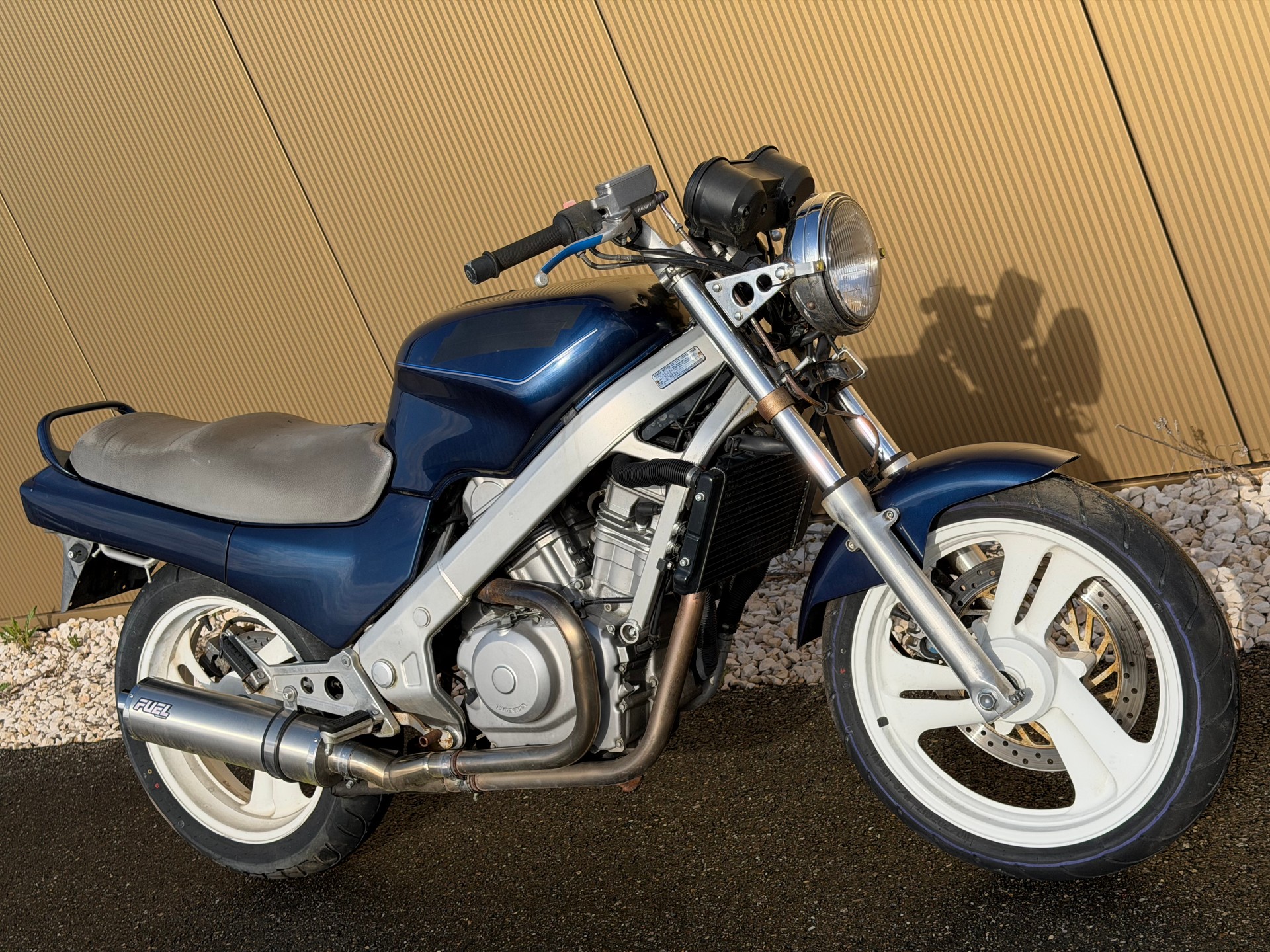 HONDA NTV 650 Revere J-showroom-element-2