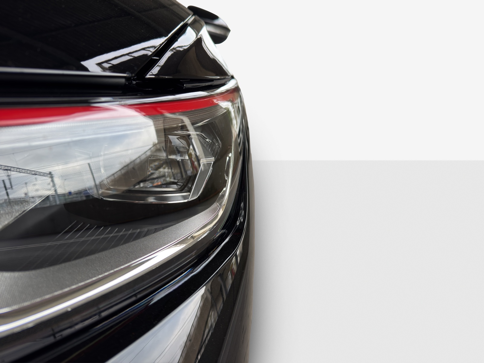 VW Golf 2.0 TSI GTI Edition 50 DSG-image-15