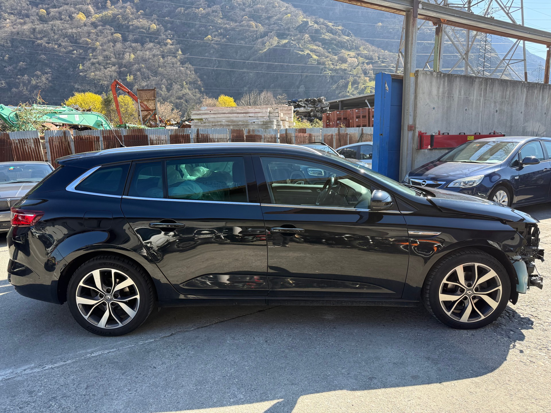 RENAULT Mégane Grandtour 1.2 16V Turbo Bose EDC-image-4