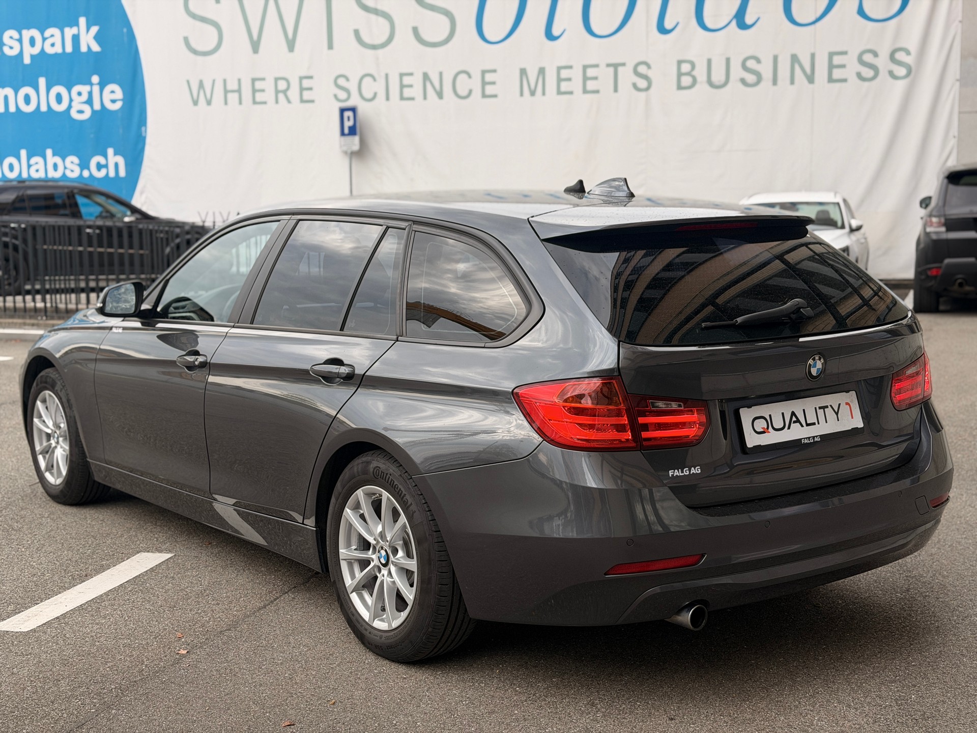 BMW 320d xDrive Touring Steptronic-image-2