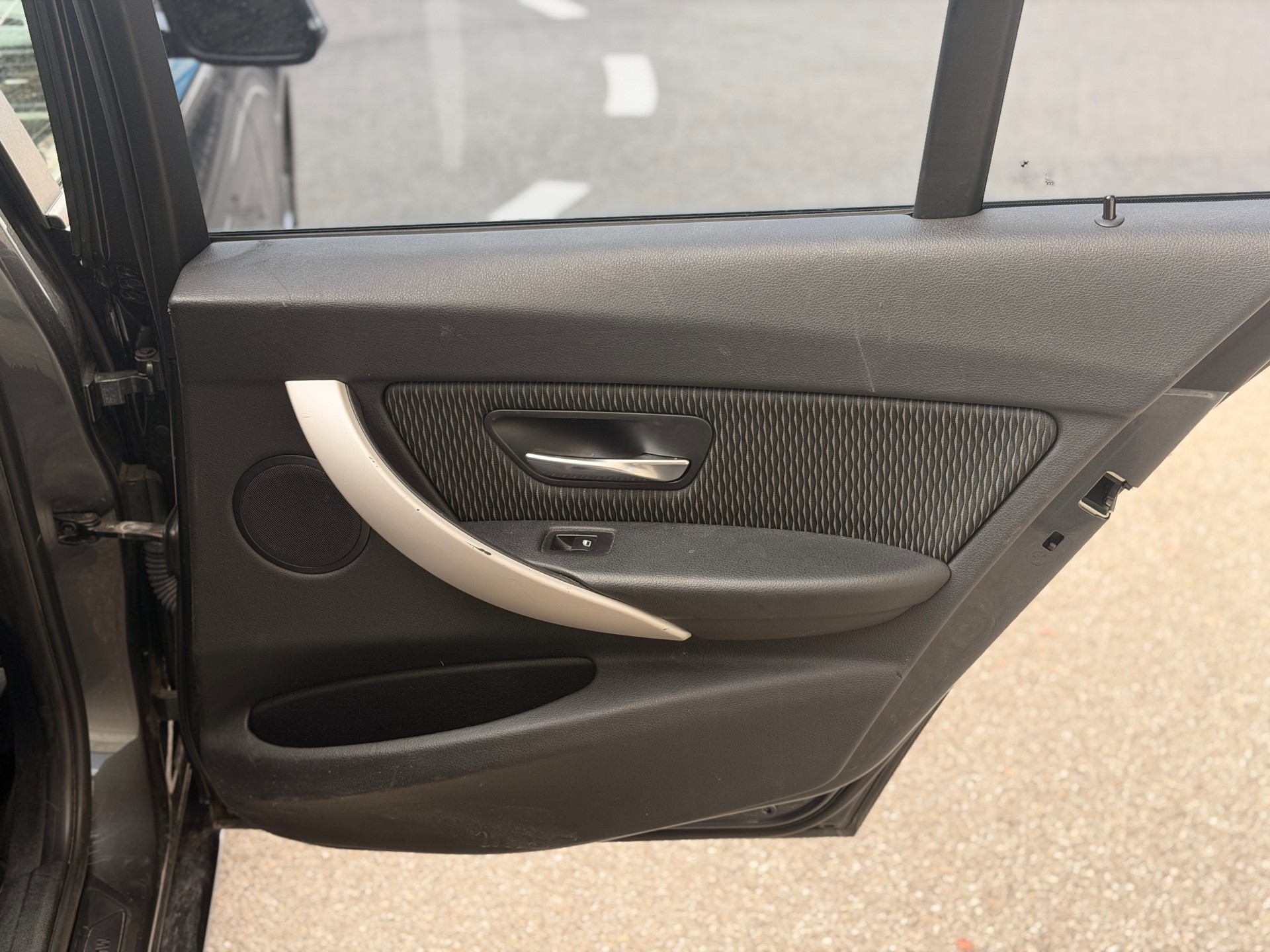 BMW 320d xDrive Touring Steptronic-image-23