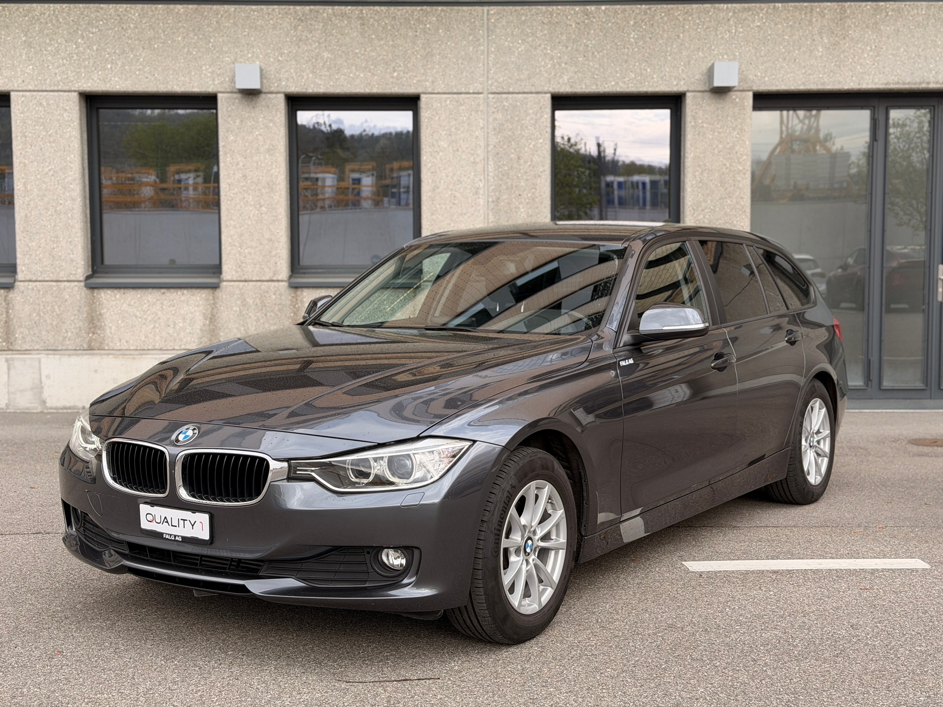 BMW 320d xDrive Touring Steptronic-image-0
