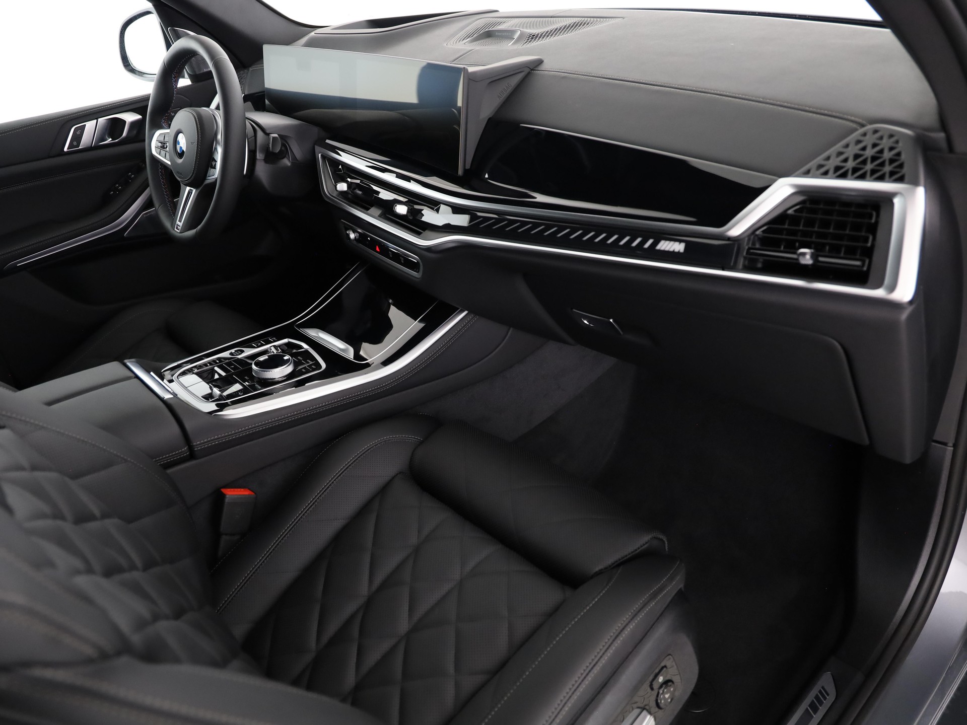 BMW X5 M60i xDrive-image-16