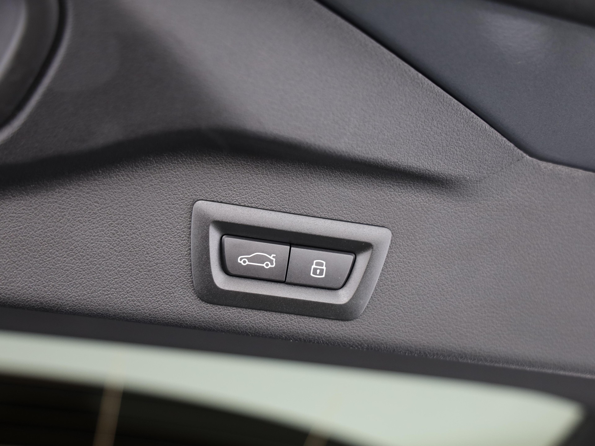 BMW X5 M60i xDrive-image-9