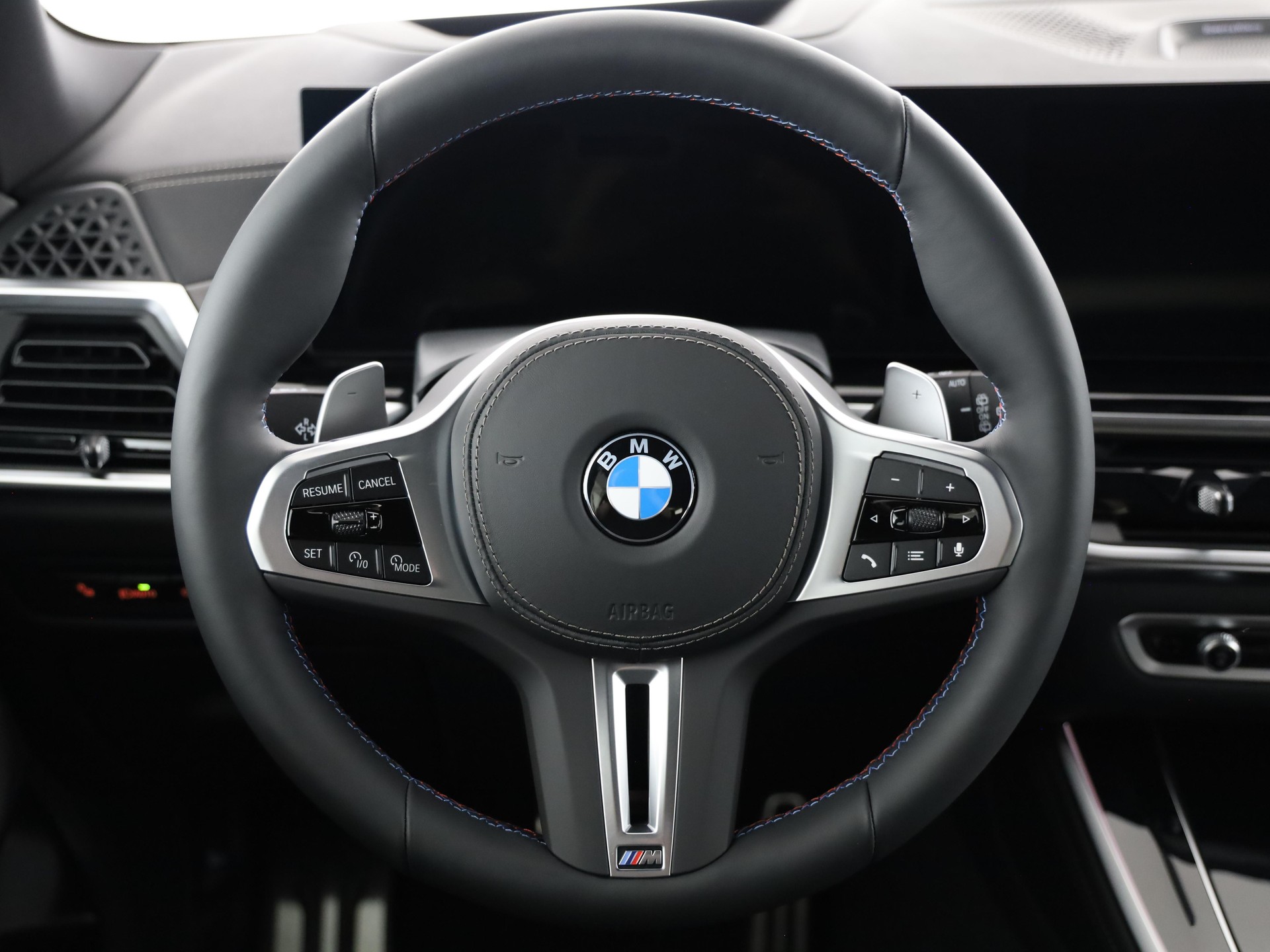 BMW X5 M60i xDrive-image-18