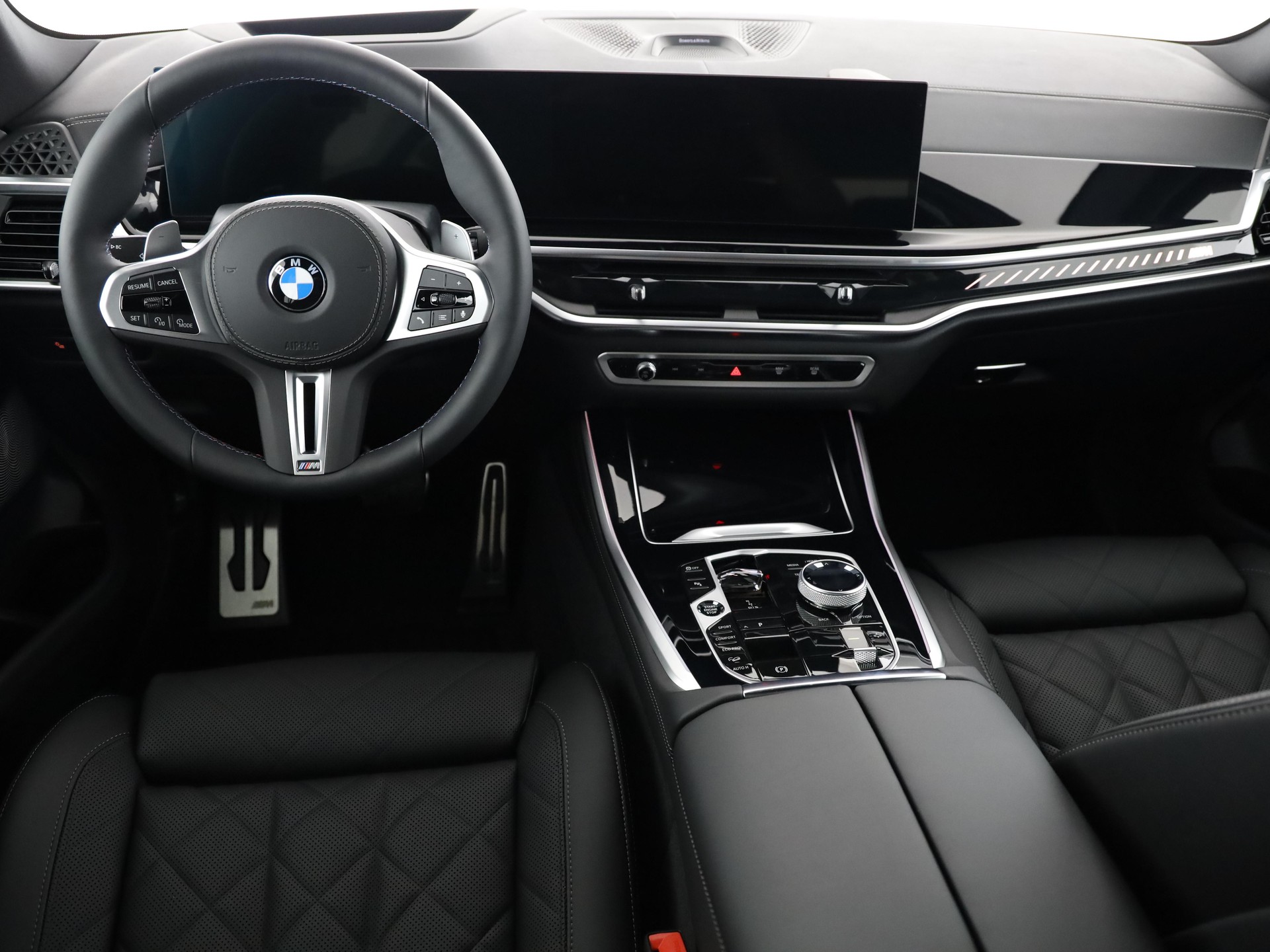 BMW X5 M60i xDrive-image-17