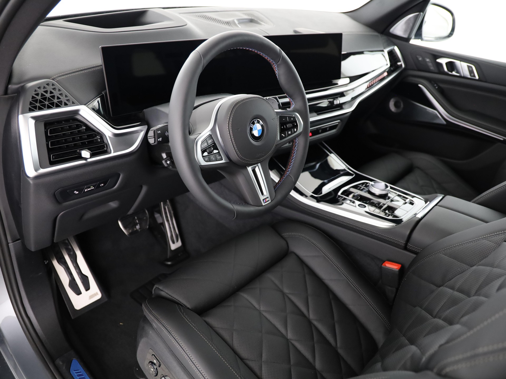 BMW X5 M60i xDrive-image-13
