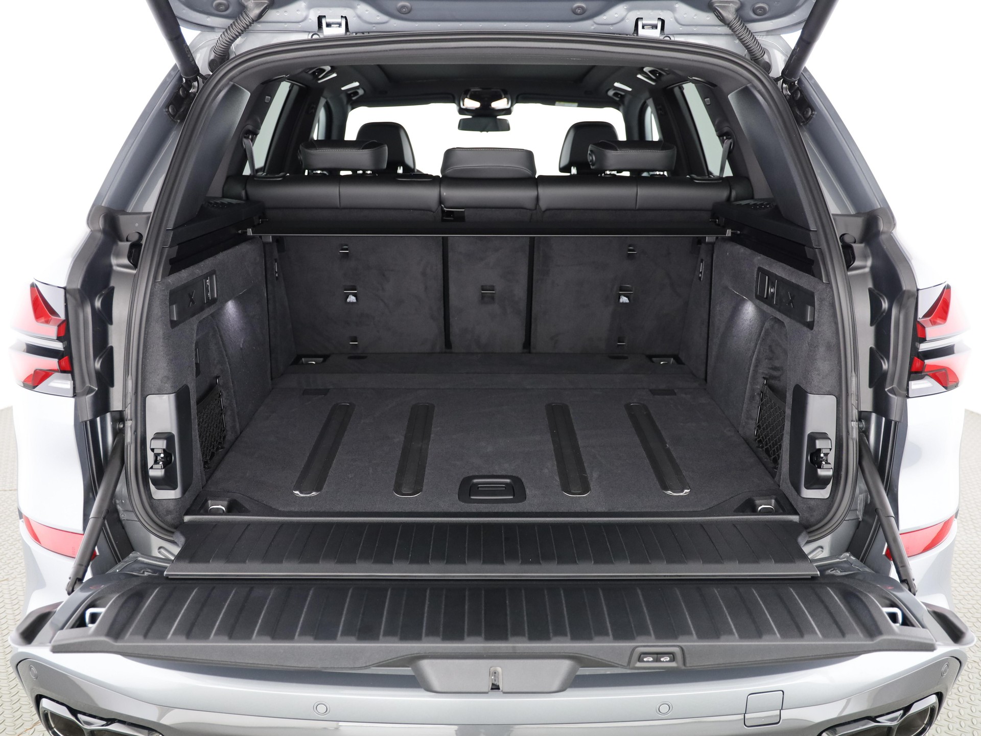 BMW X5 M60i xDrive-image-8