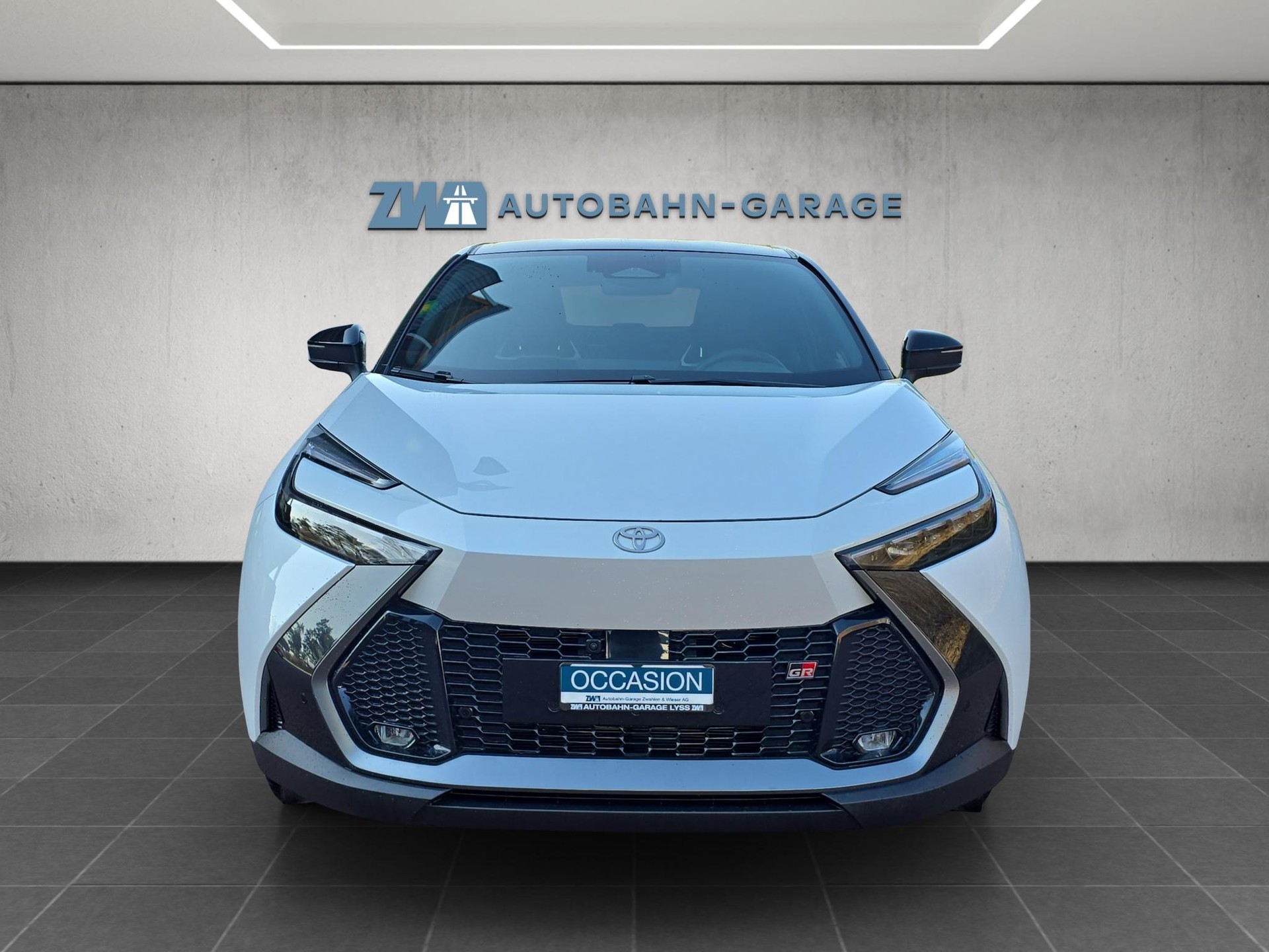 TOYOTA C-HR 2.0 PHEV GR Sport-image-7