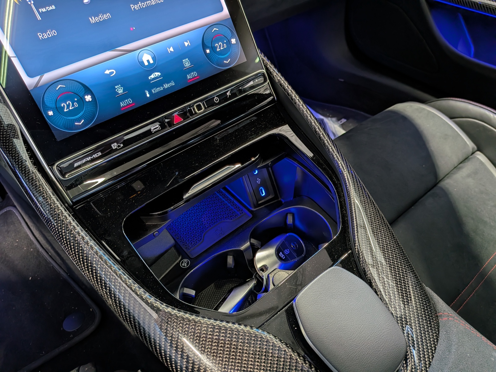 MERCEDES-BENZ AMG GT 63 4Matic+ Vollausstasttung-image-7