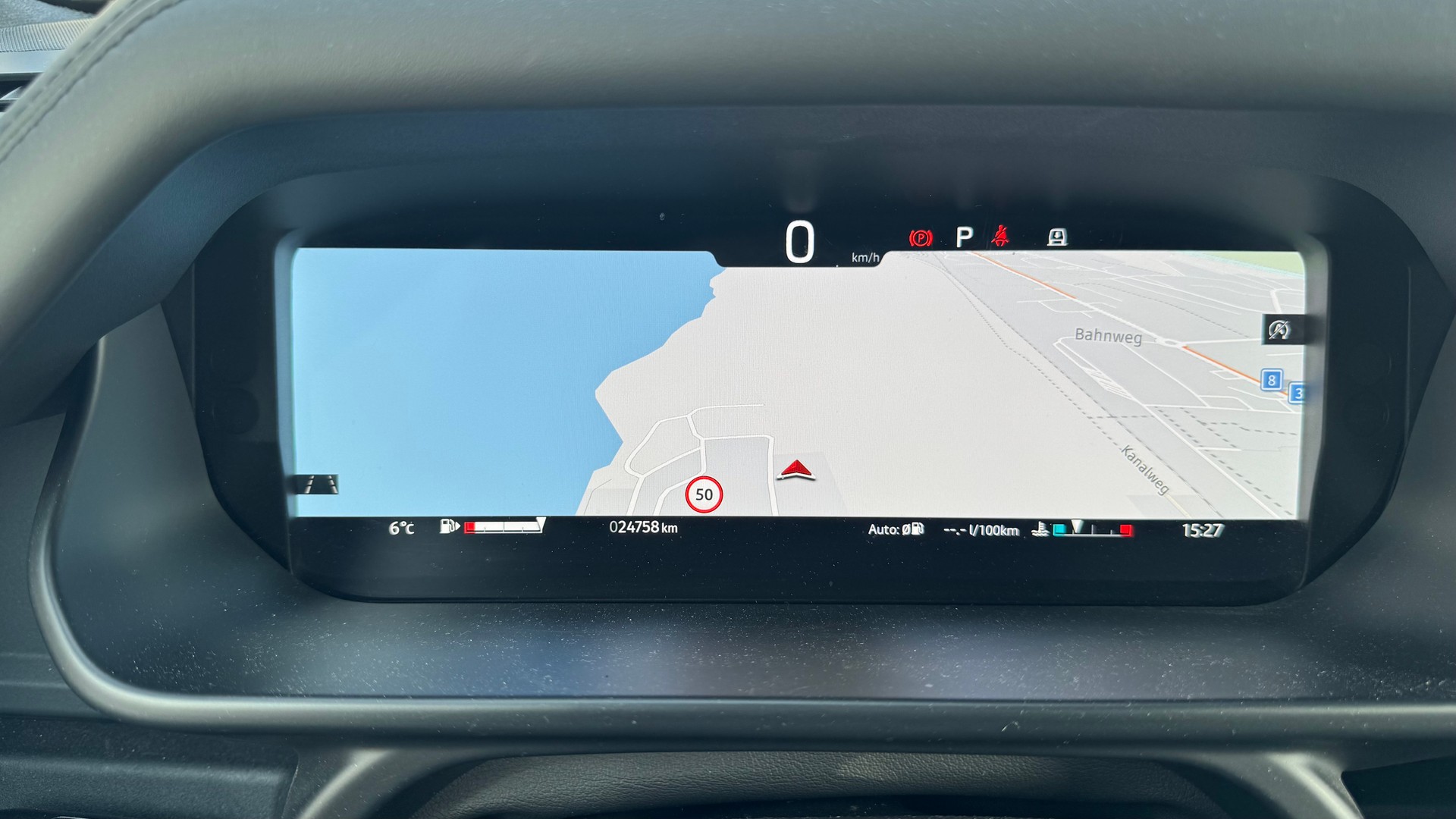 LAND ROVER Defender 130 3.0 D I6 X-Dynamic HSE AWD AT8 *Head-Up-Display*8 Sitzplätze*-image-24