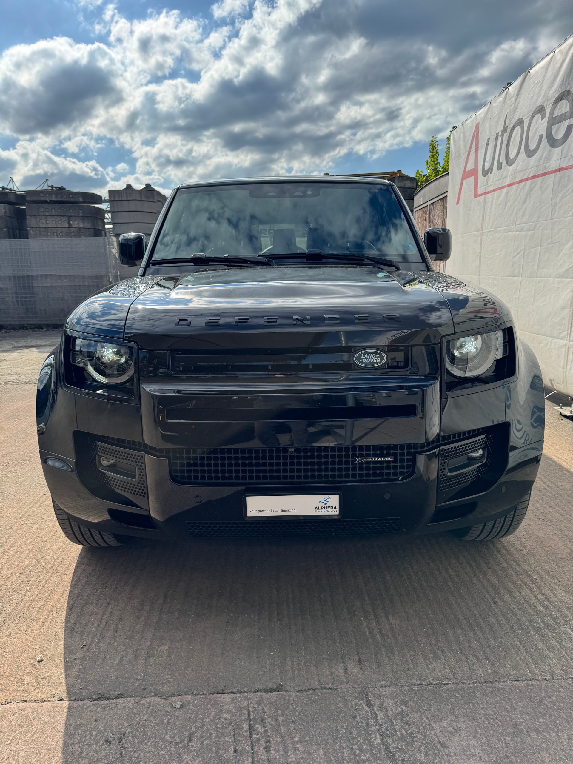 LAND ROVER Defender 130 3.0 D I6 X-Dynamic HSE AWD AT8 *Head-Up-Display*8 Sitzplätze*-showroom-element-2