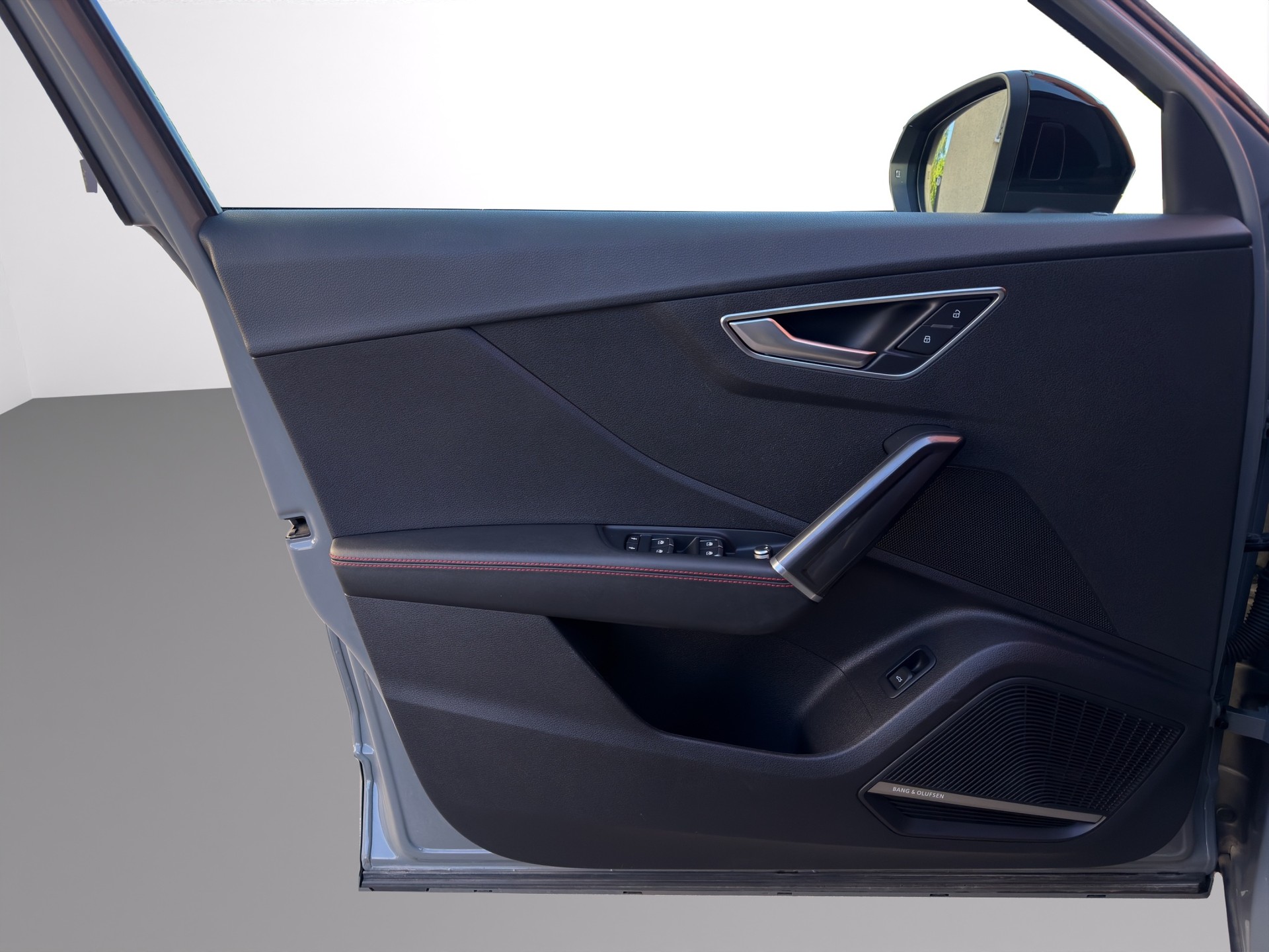 AUDI SQ2 TFSI quattro S-tronic-image-8