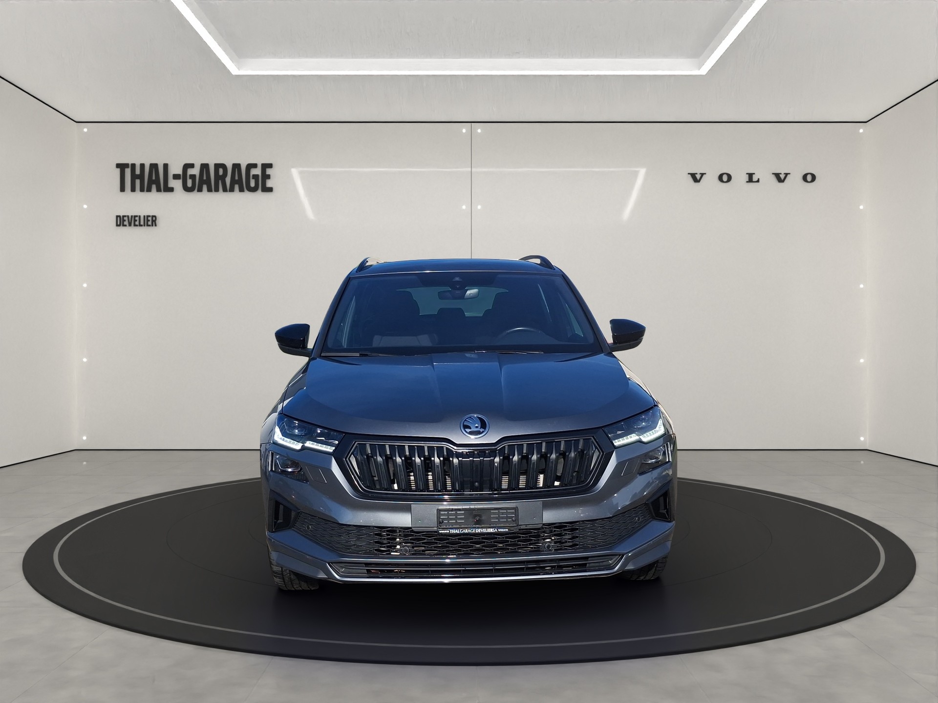 SKODA Karoq 2.0 TSI SportLine 4x4 DSG-image-1