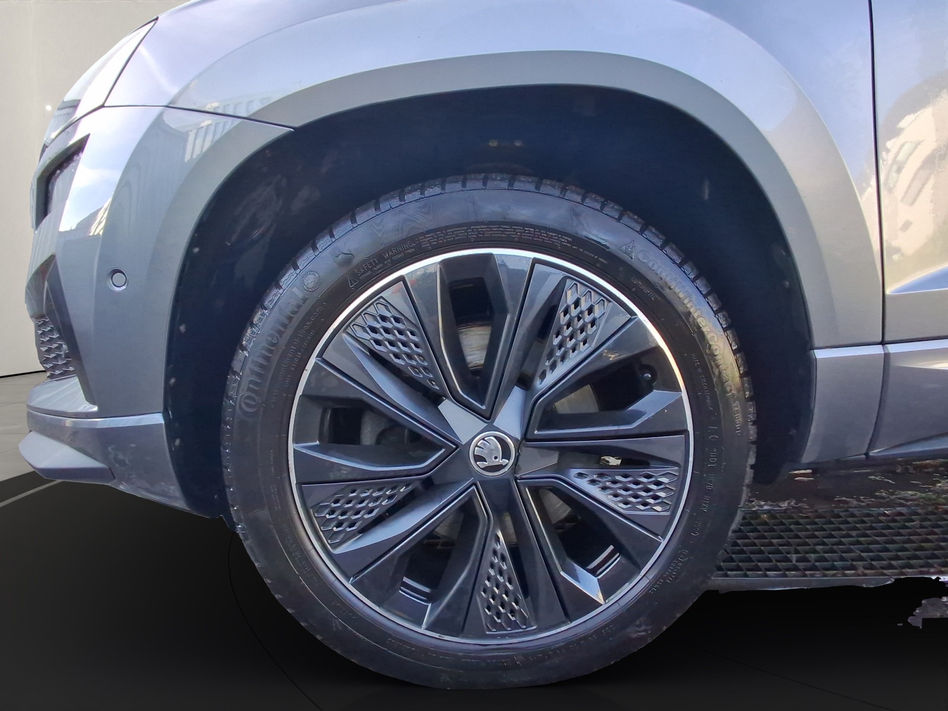 SKODA Karoq 2.0 TSI SportLine 4x4 DSG-image-4