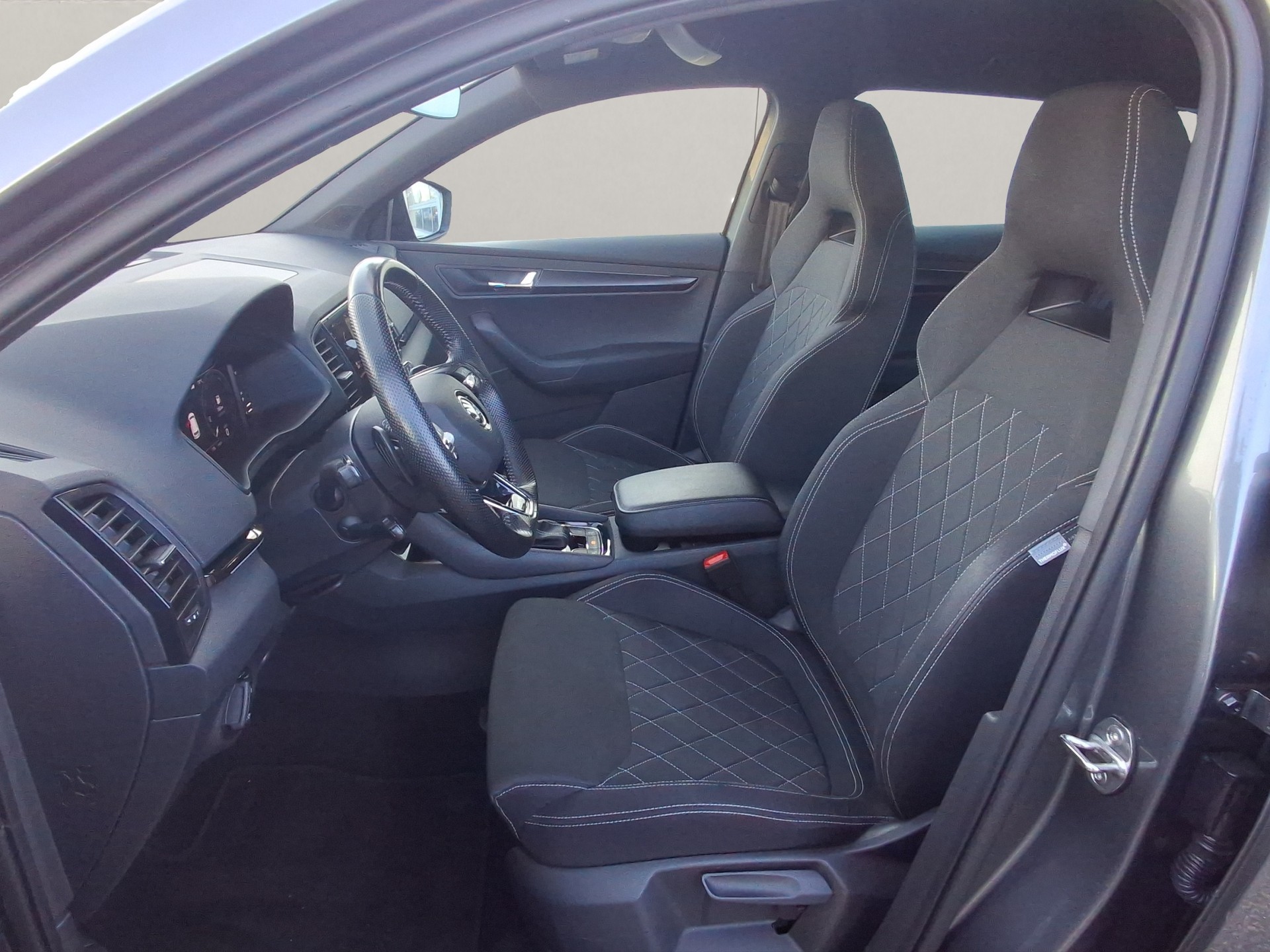 SKODA Karoq 2.0 TSI SportLine 4x4 DSG-image-5