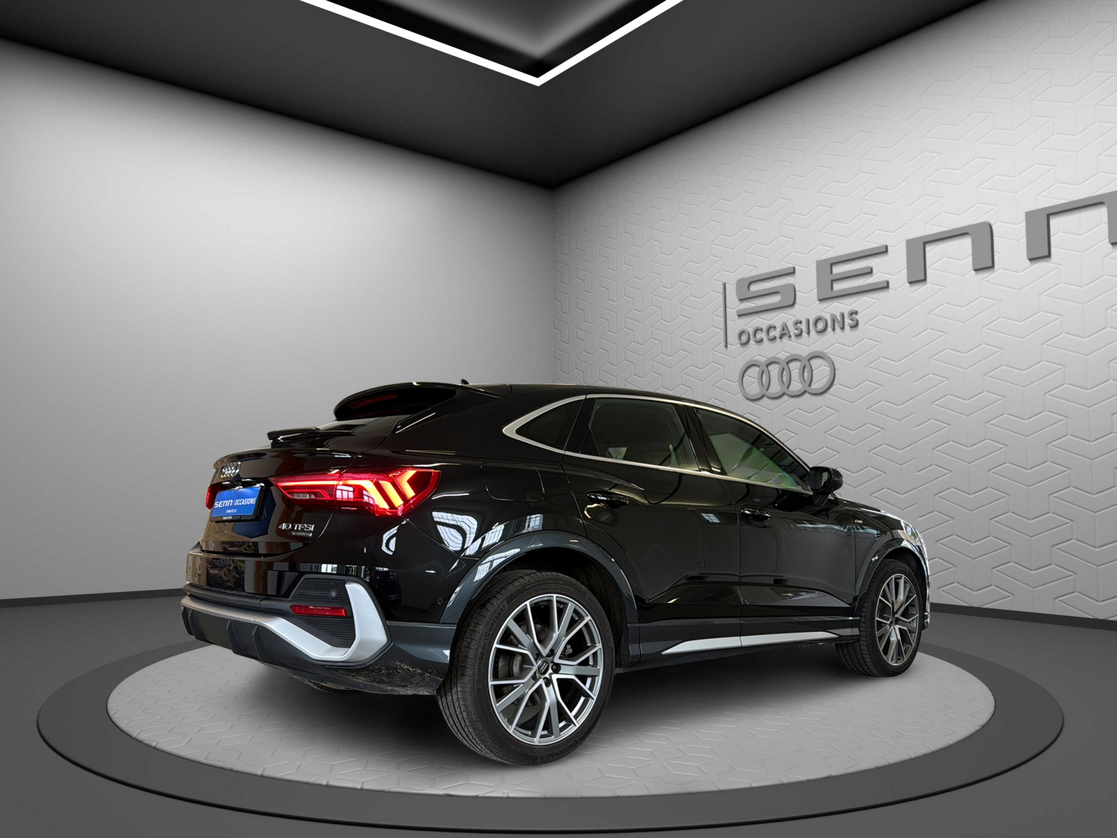 AUDI Q3 Sportback 40 TFSI S line quattro S-tronic-image-5