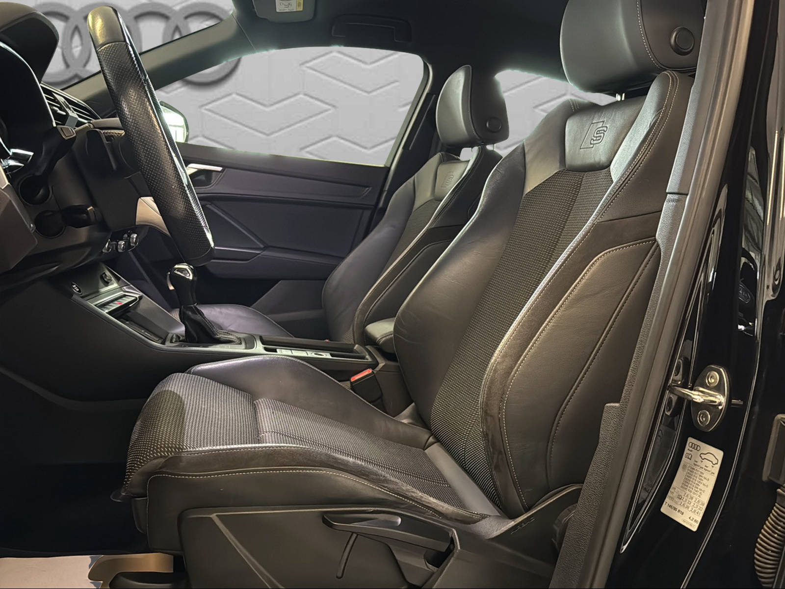 AUDI Q3 Sportback 40 TFSI S line quattro S-tronic-image-10