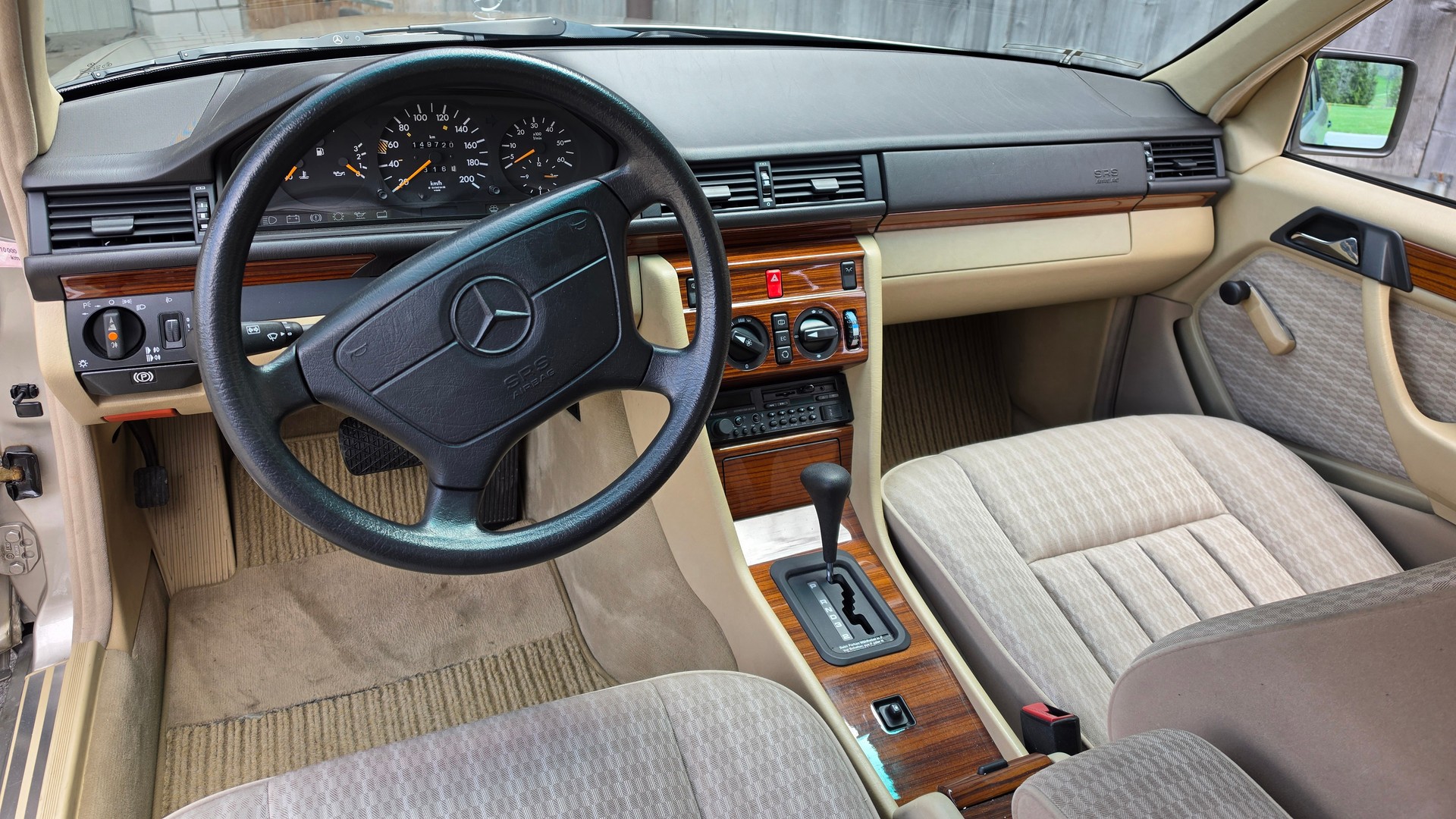 MERCEDES-BENZ 250D W124-image-10