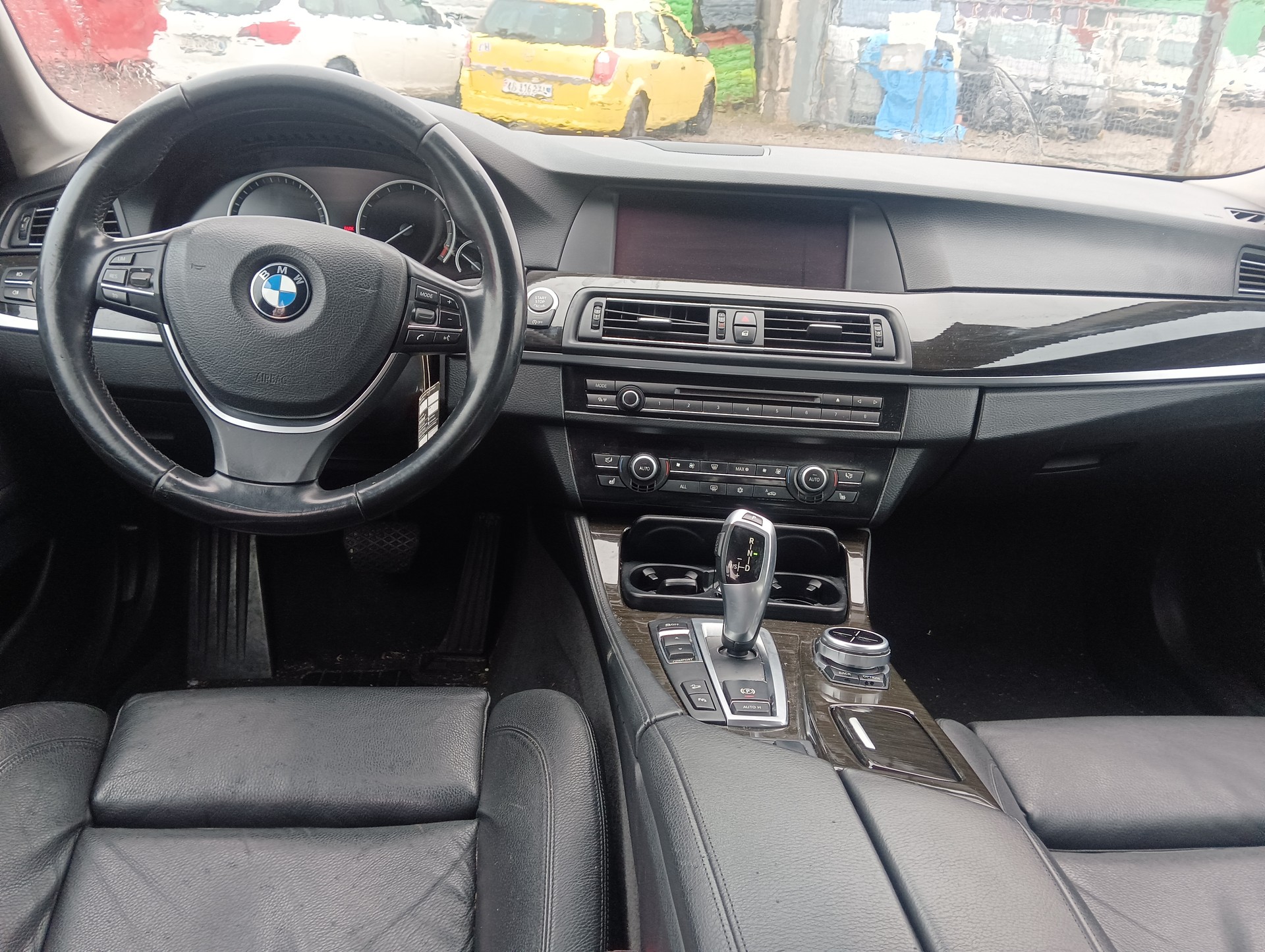 BMW 528i xDrive Steptronic-image-2