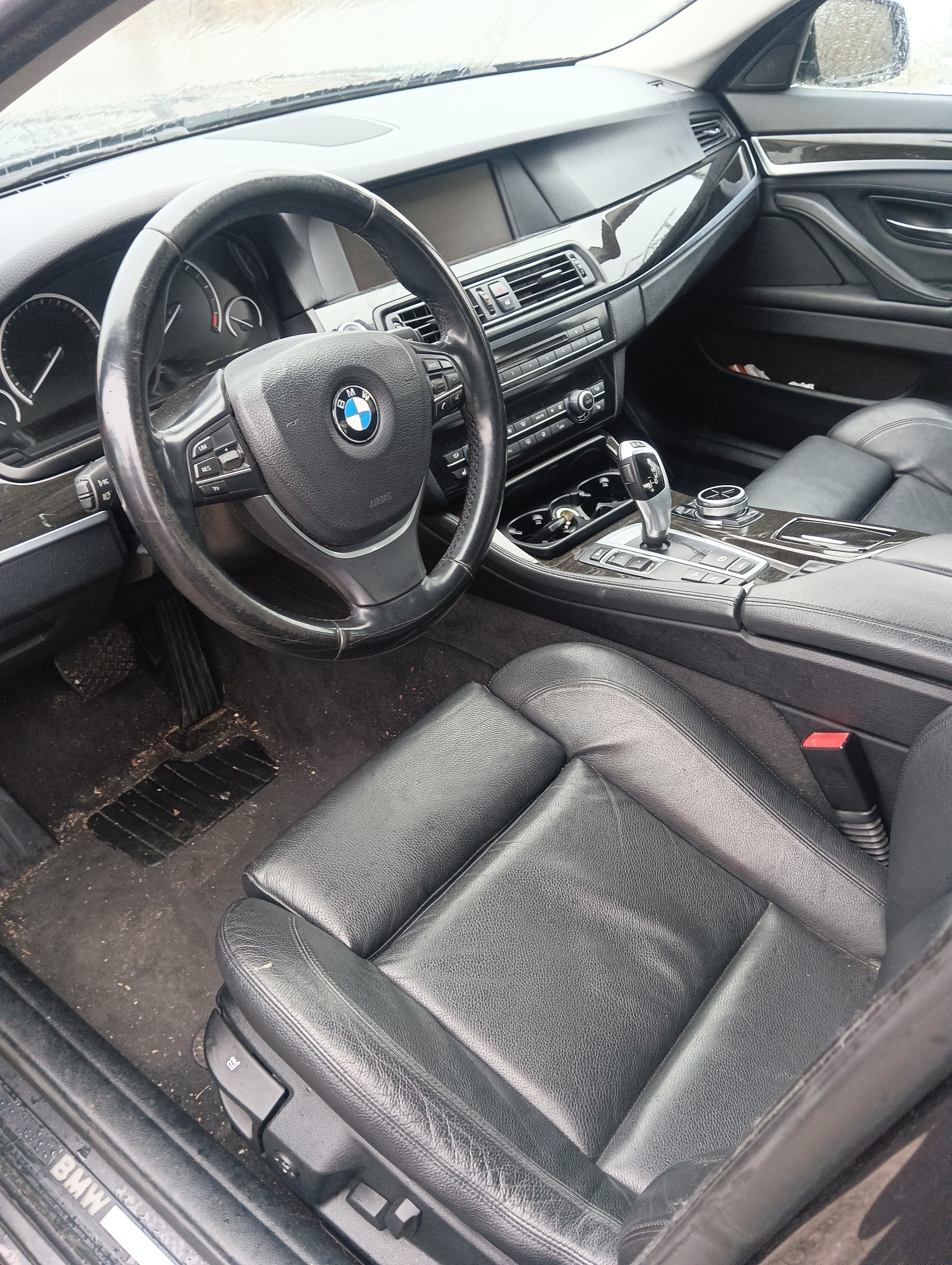 BMW 528i xDrive Steptronic-image-3
