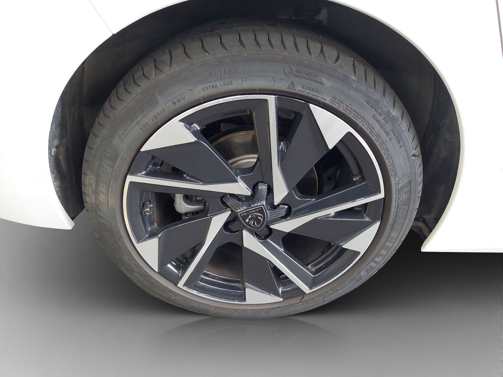 PEUGEOT 308 1.2 Pure Tech Allure Pack EAT8-image-13