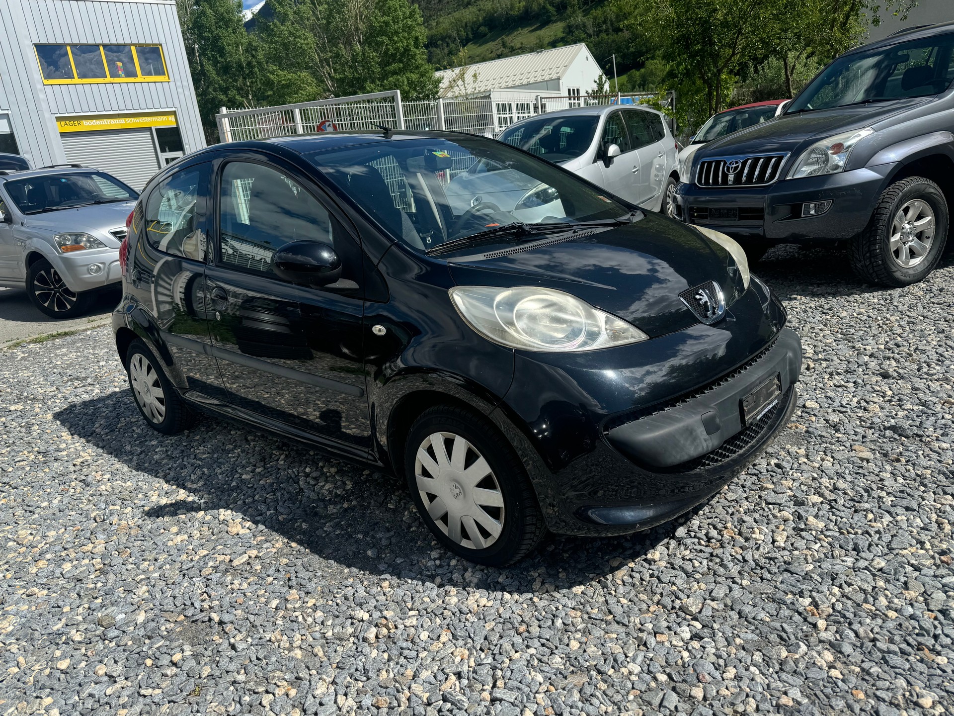 PEUGEOT 107 1.0 Black&Silver Edition 2-Tronic-image-0