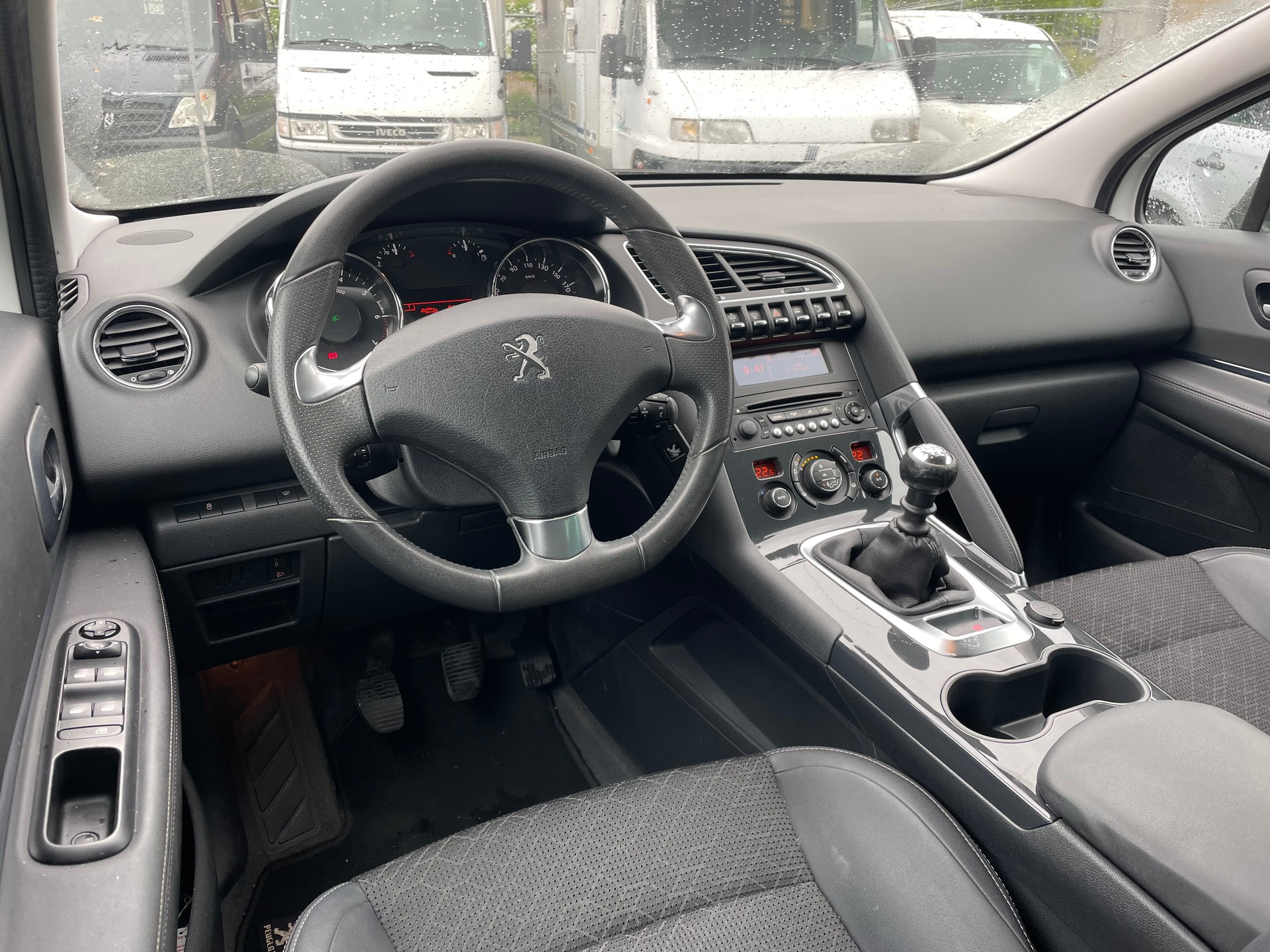 PEUGEOT 3008 1.2 Pure Tech Active-image-10