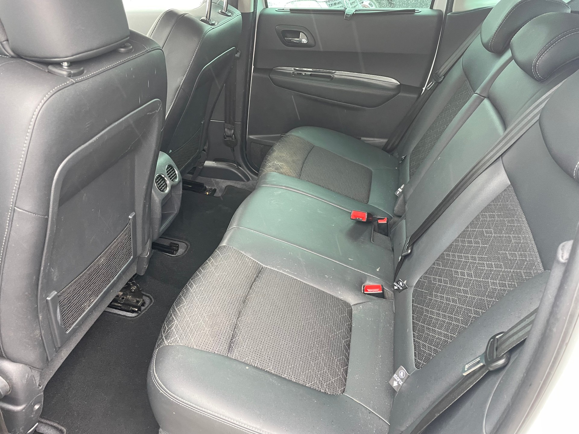 PEUGEOT 3008 1.2 Pure Tech Active-image-14