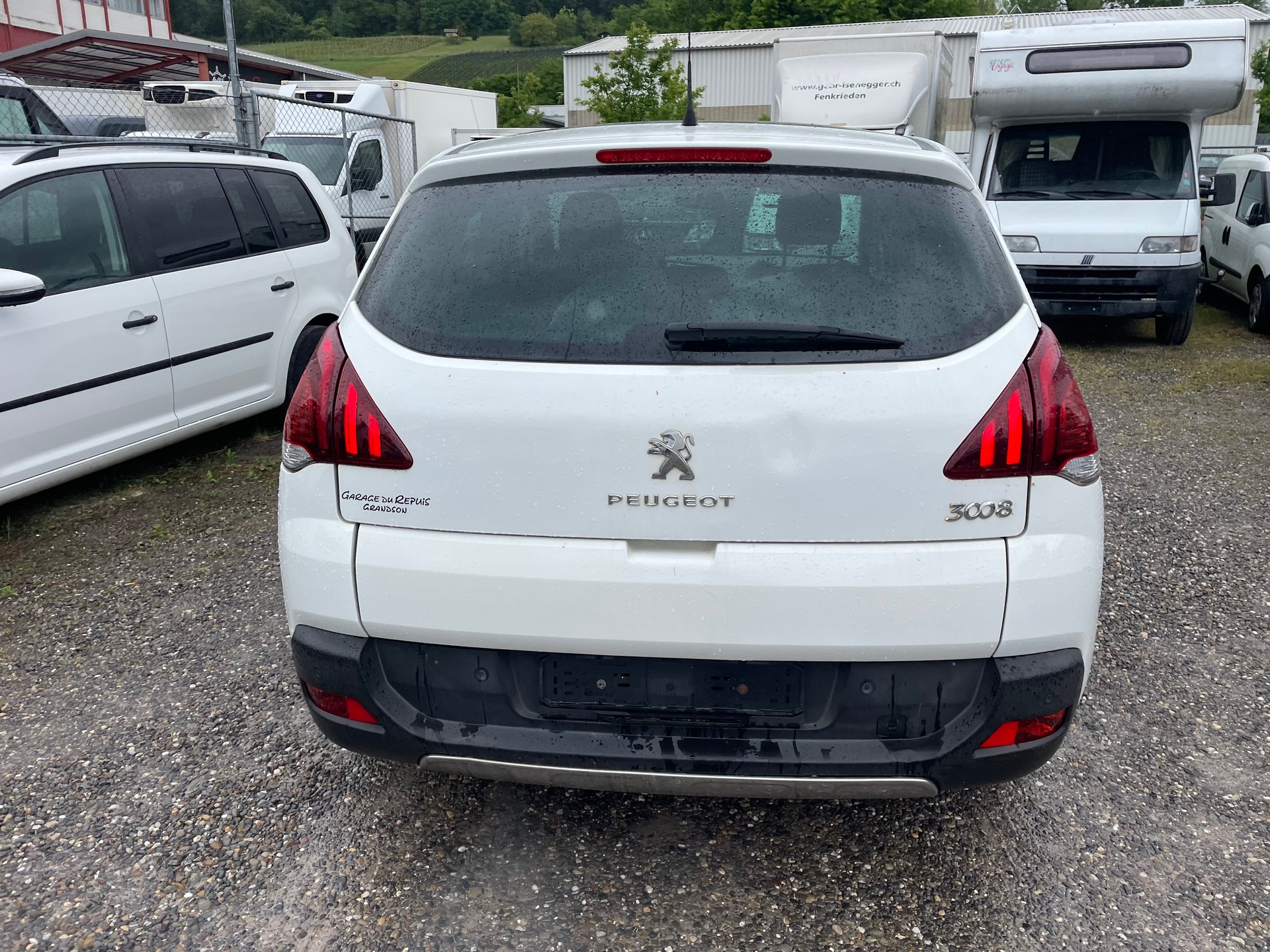 PEUGEOT 3008 1.2 Pure Tech Active-image-6