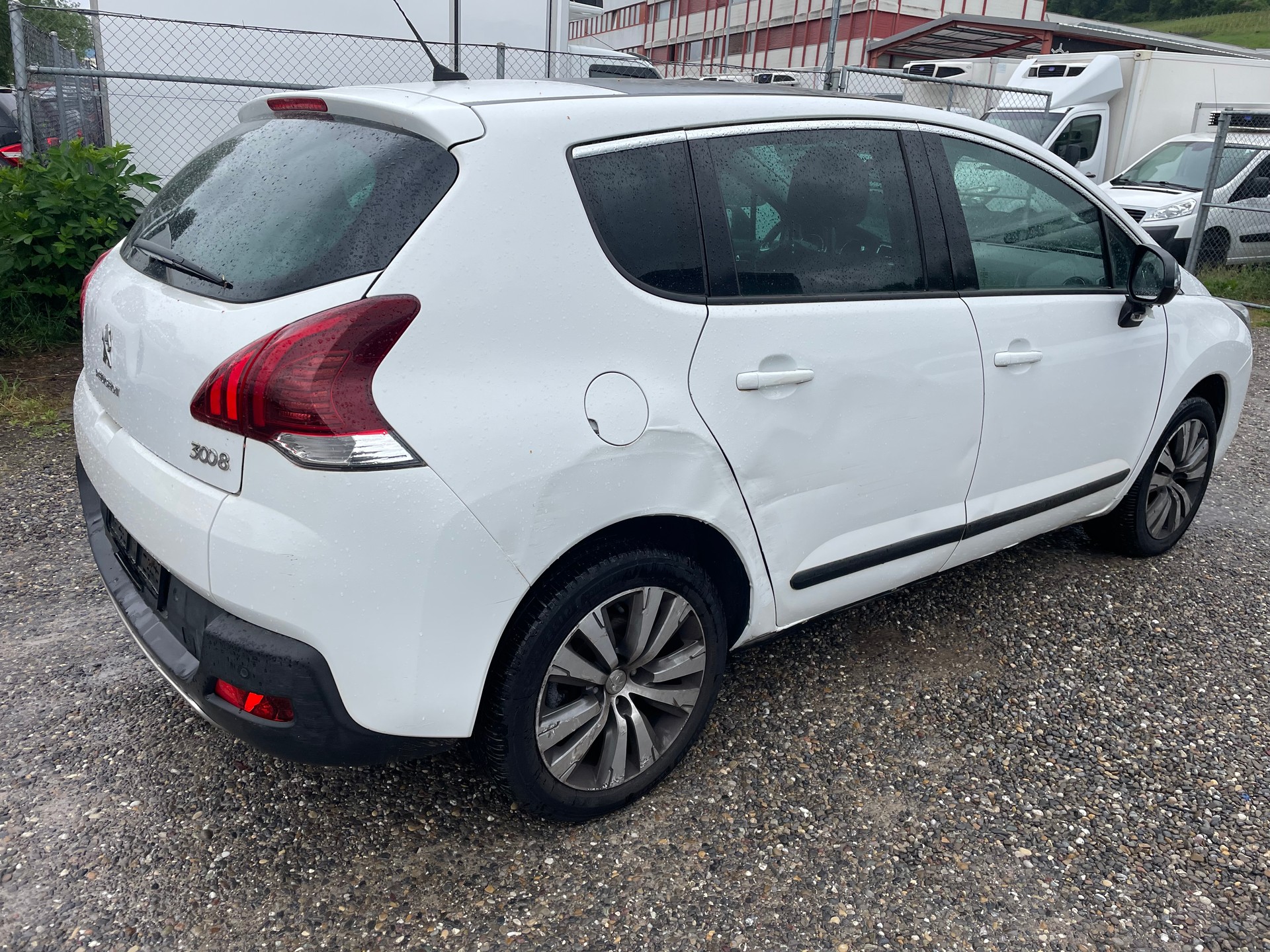 PEUGEOT 3008 1.2 Pure Tech Active-image-8