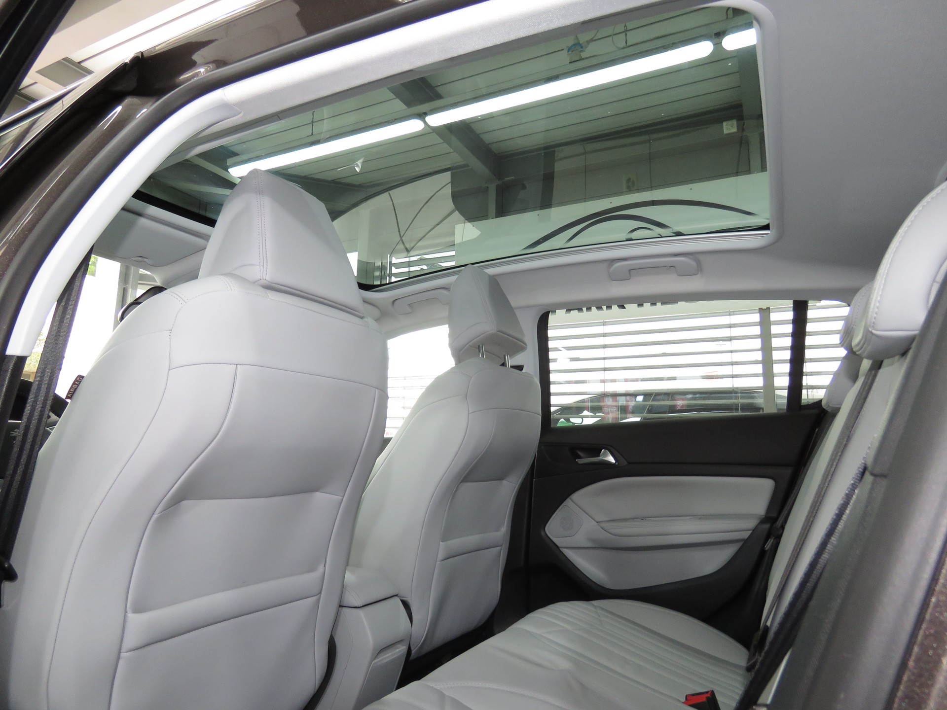 PEUGEOT 308 2.0 BlueHDI Féline Automat-image-10