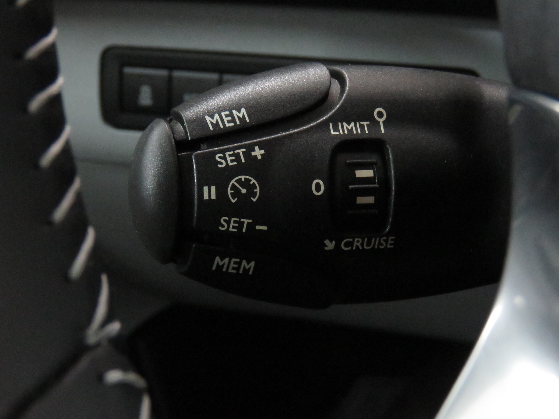 PEUGEOT 308 2.0 BlueHDI Féline Automat-image-23