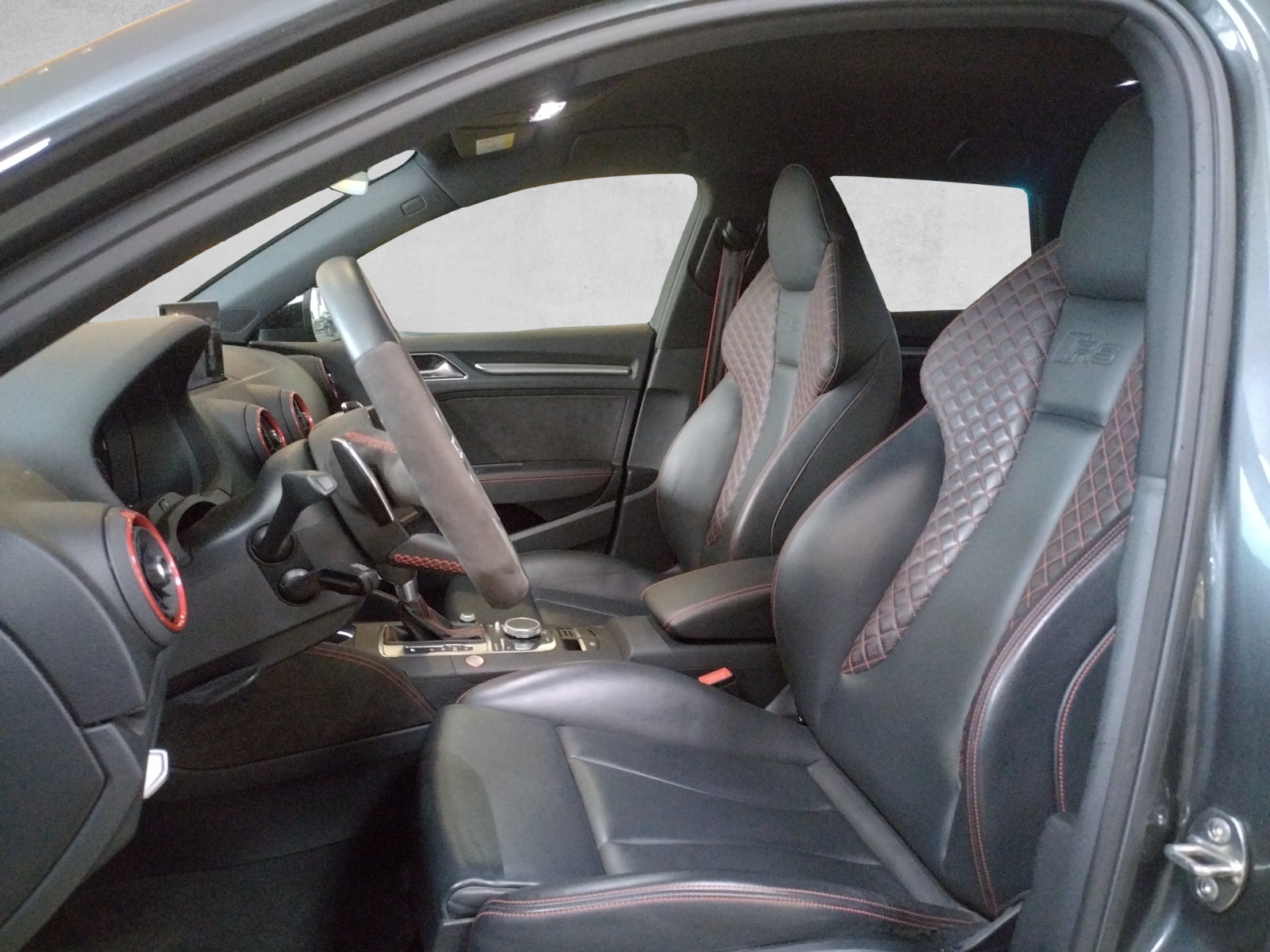 AUDI RS3 Sportback 2.5 TSI quattro S-tronic-image-5