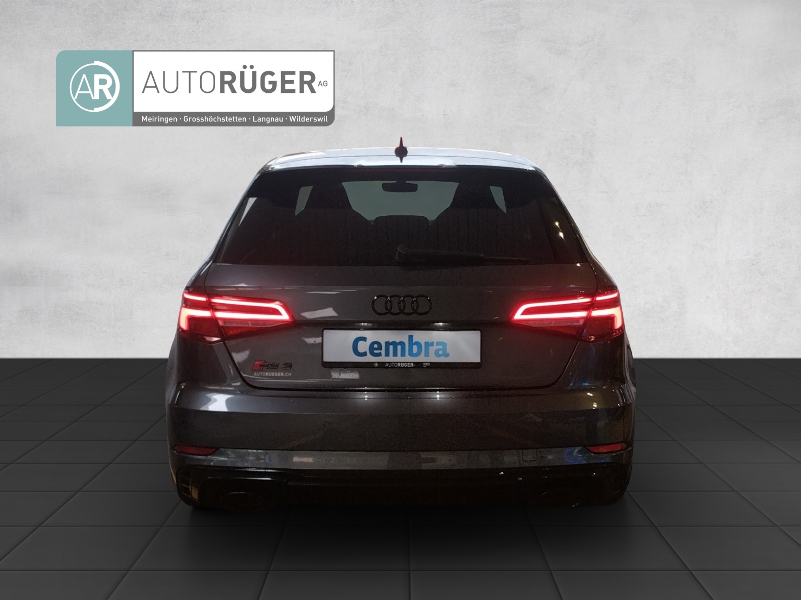 AUDI RS3 Sportback 2.5 TSI quattro S-tronic-image-4