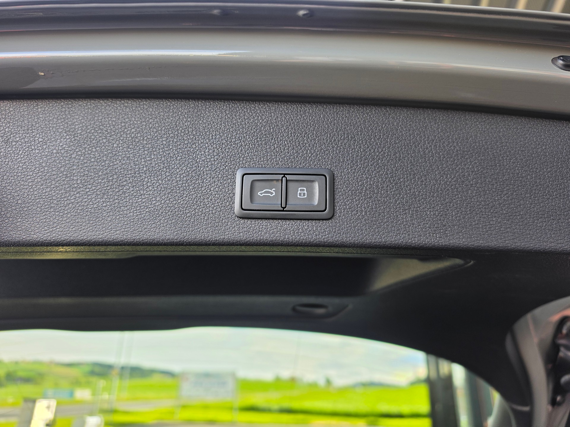 AUDI SQ2 TFSI quattro S-tronic-image-8