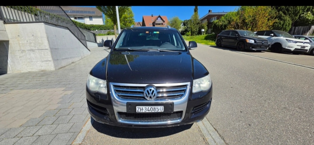 VW Touareg 4.2 V8 FSI Automatic-image-7