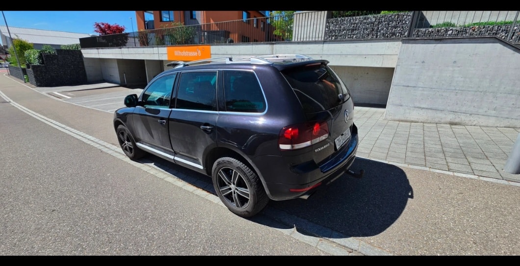 VW Touareg 4.2 V8 FSI Automatic-image-6