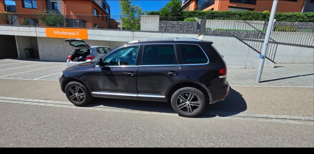 VW Touareg 4.2 V8 FSI Automatic-image-5