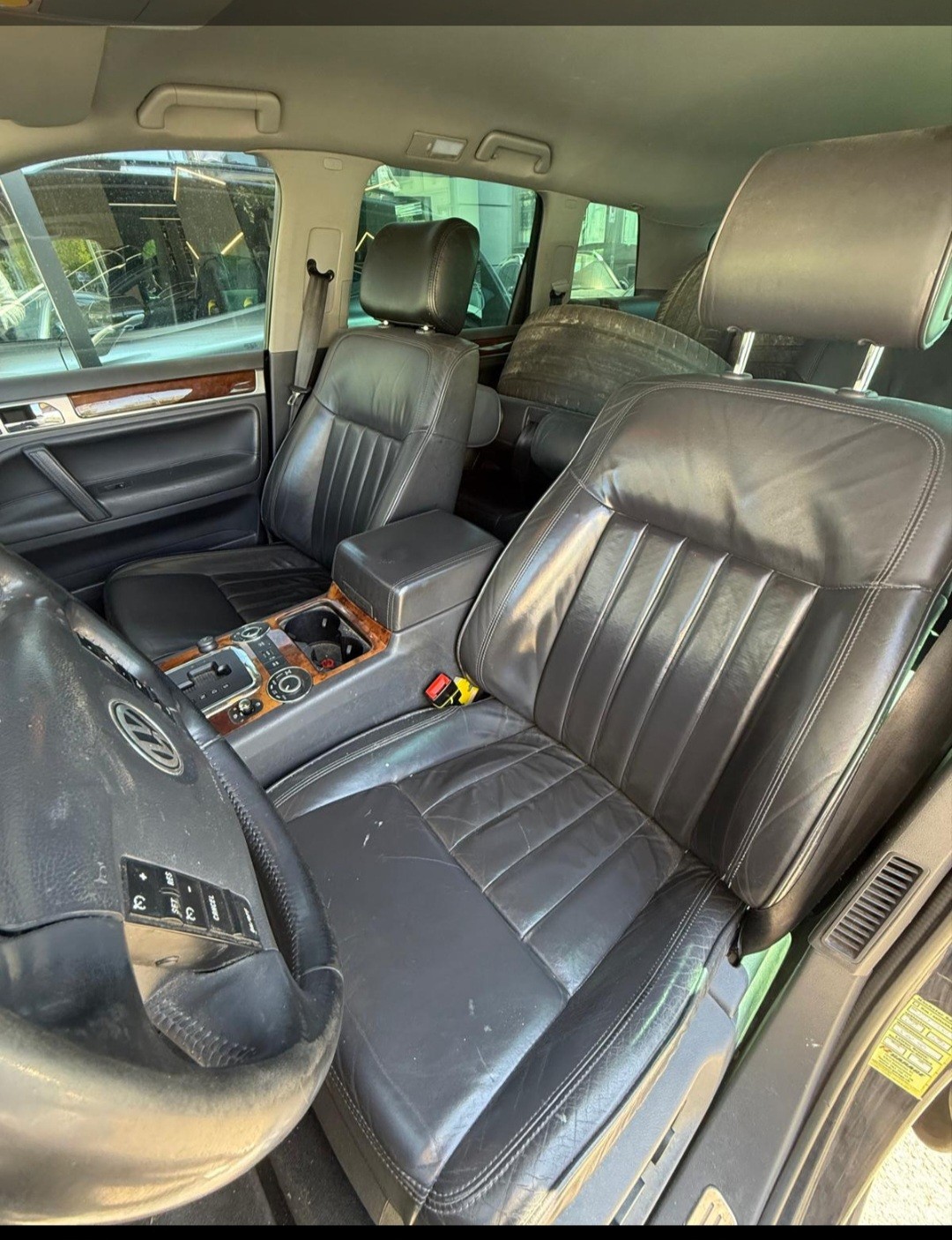 VW Touareg 4.2 V8 FSI Automatic-image-8