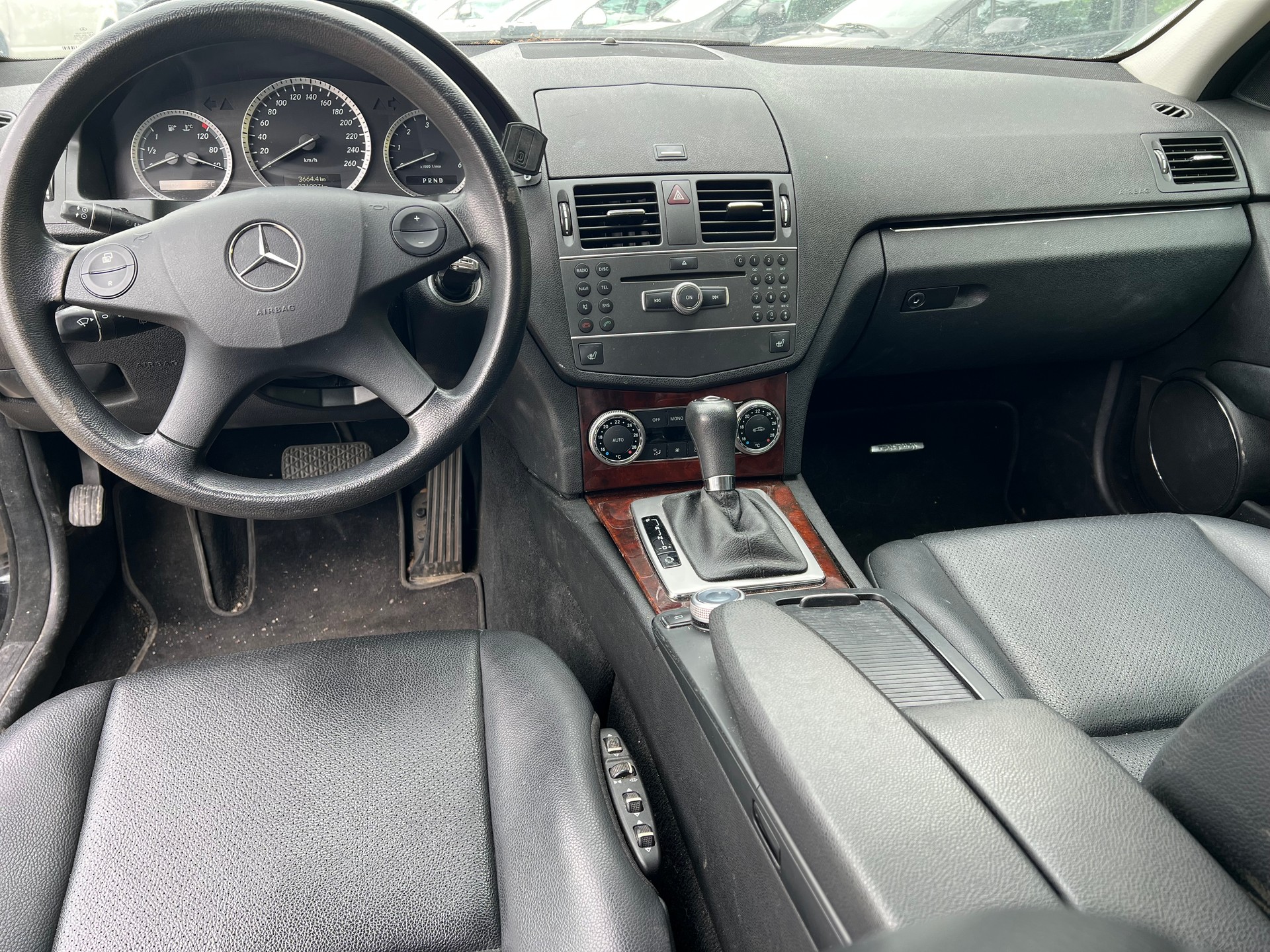 MERCEDES-BENZ C 250 CDI BlueEfficiency Elégance Automatic-image-6