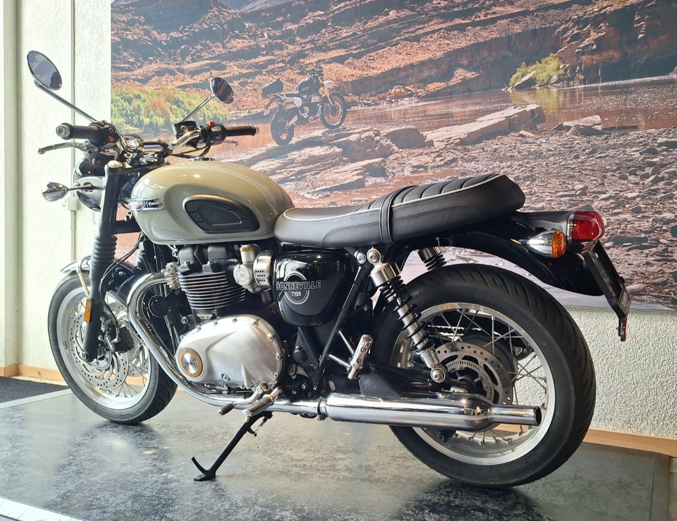 TRIUMPH Bonneville T120-image-4