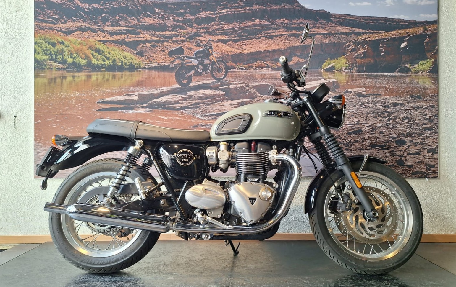 TRIUMPH Bonneville T120
