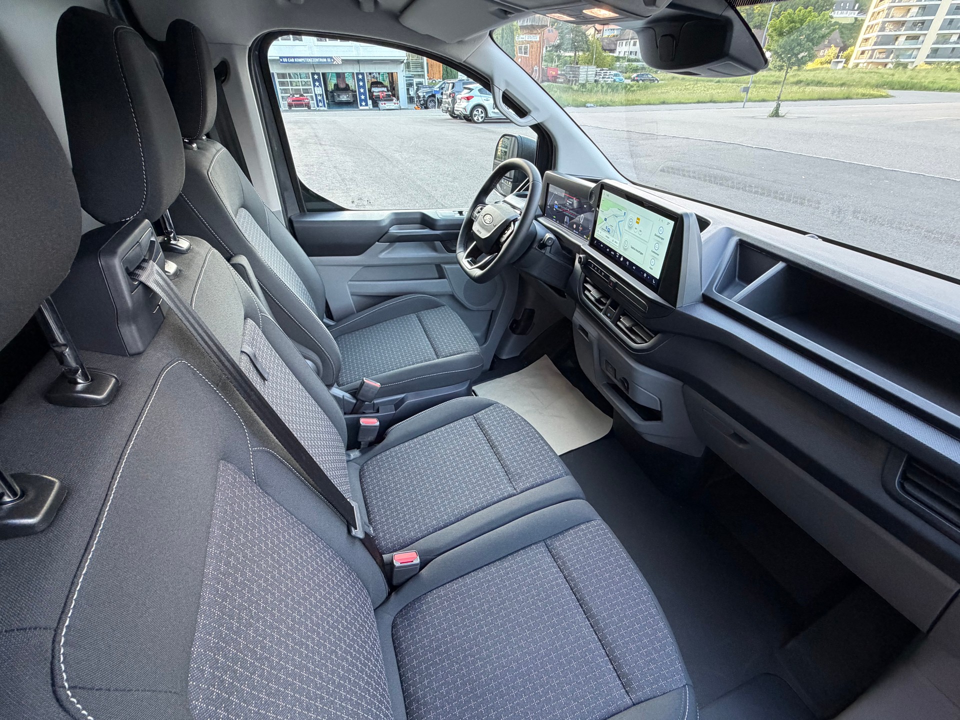 FORD Transit Custom Van 340 L2H1 65kWh Trend-image-11