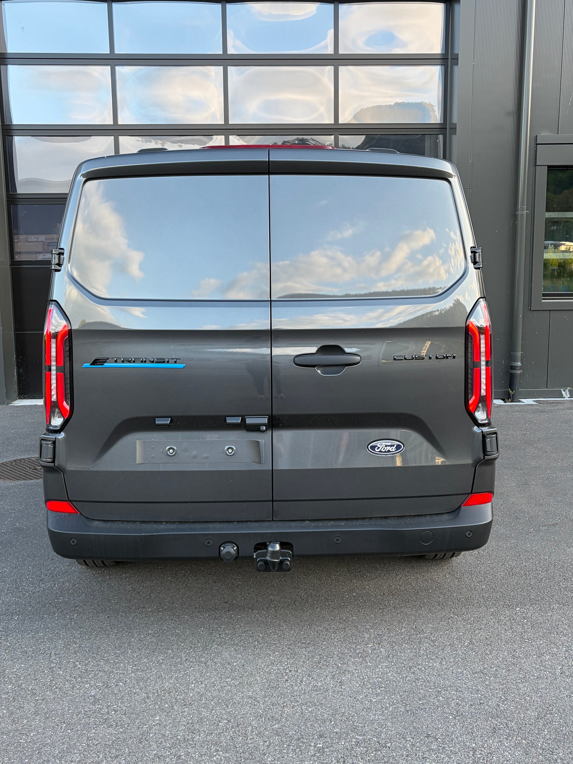 FORD Transit Custom Van 340 L2H1 65kWh Trend-image-5