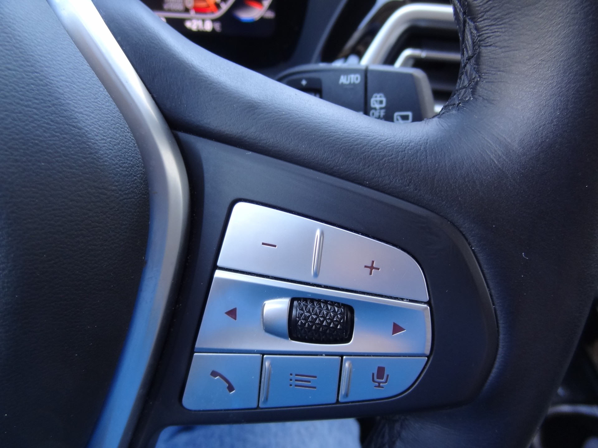 BMW X3 xDrive 20i-image-18